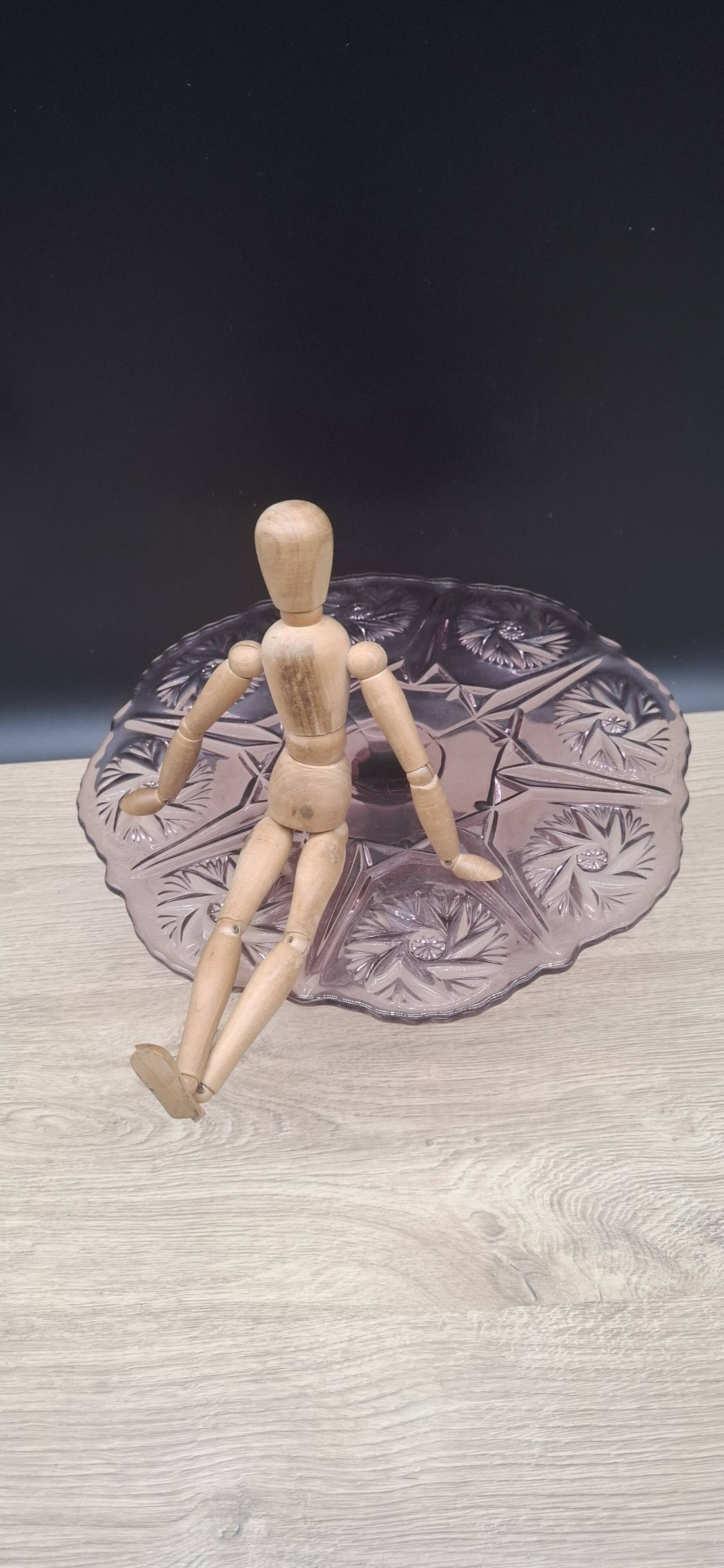 Cake dish, purple glass tart, Manage Belgium