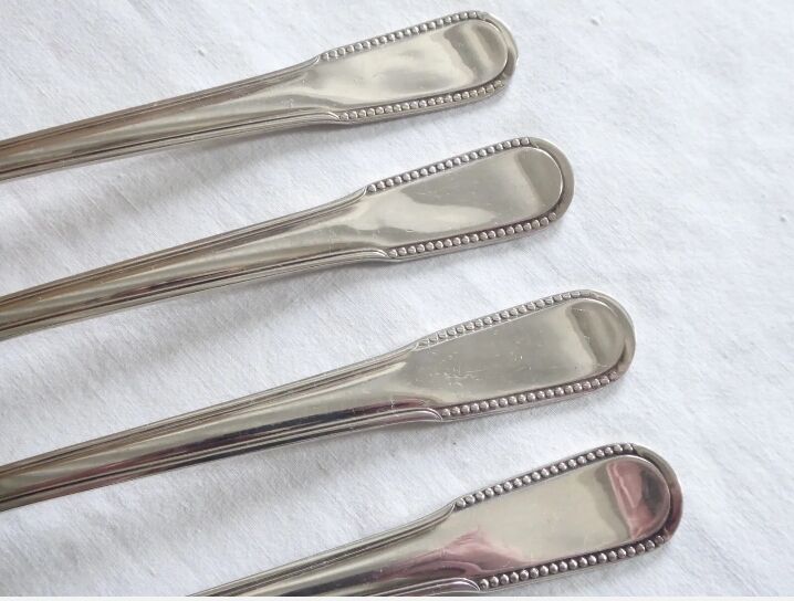 Silver metal forks, BB