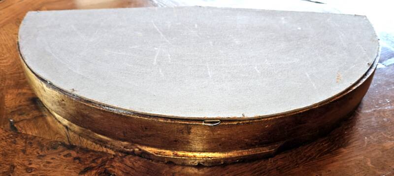 Grand cadre éventail en bois doré