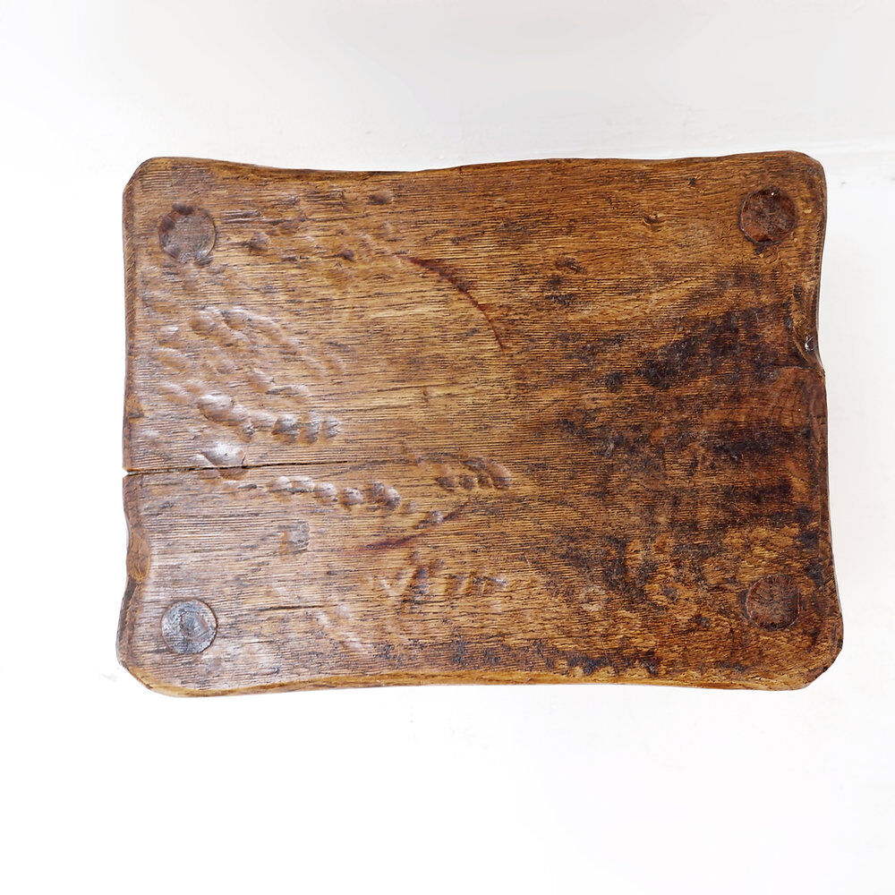 Tables de chevet ou table d'appoint rustiques en bois massif de style mid-century