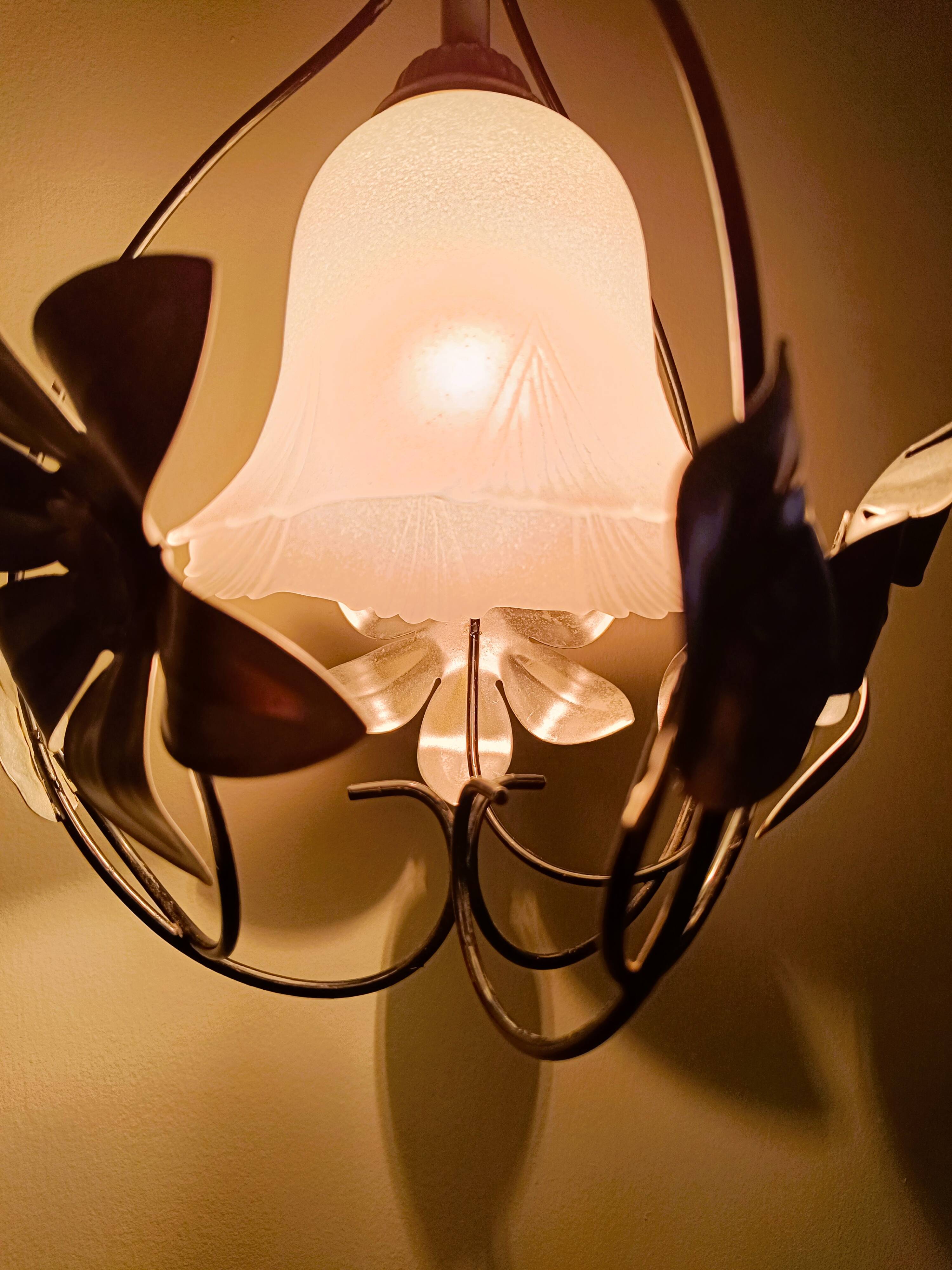 Mathias tulip chandelier