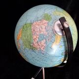 Globe terrestre lumineux vintage