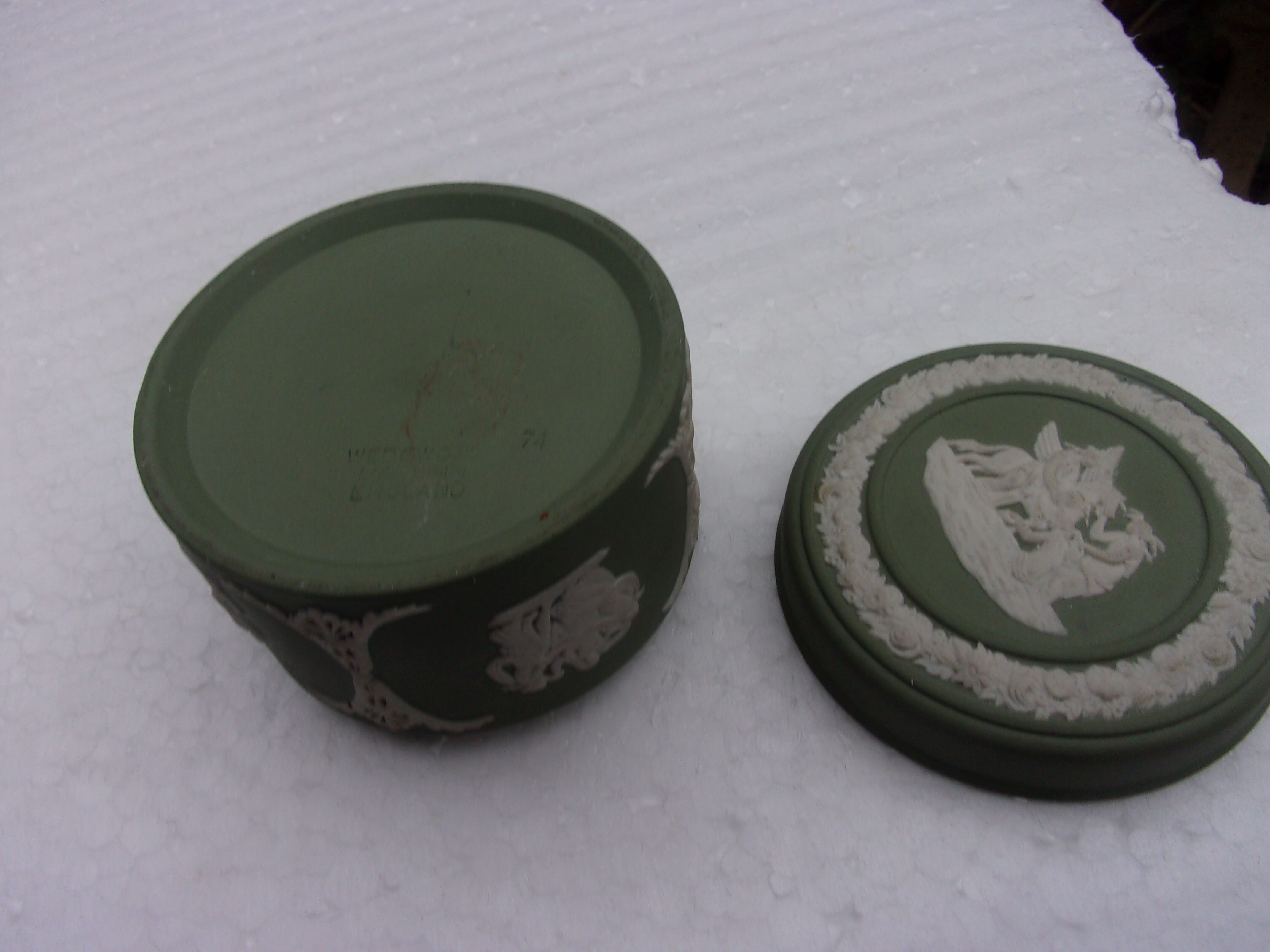 Boite a bijoux ancienne porcelaine wedgwood verte