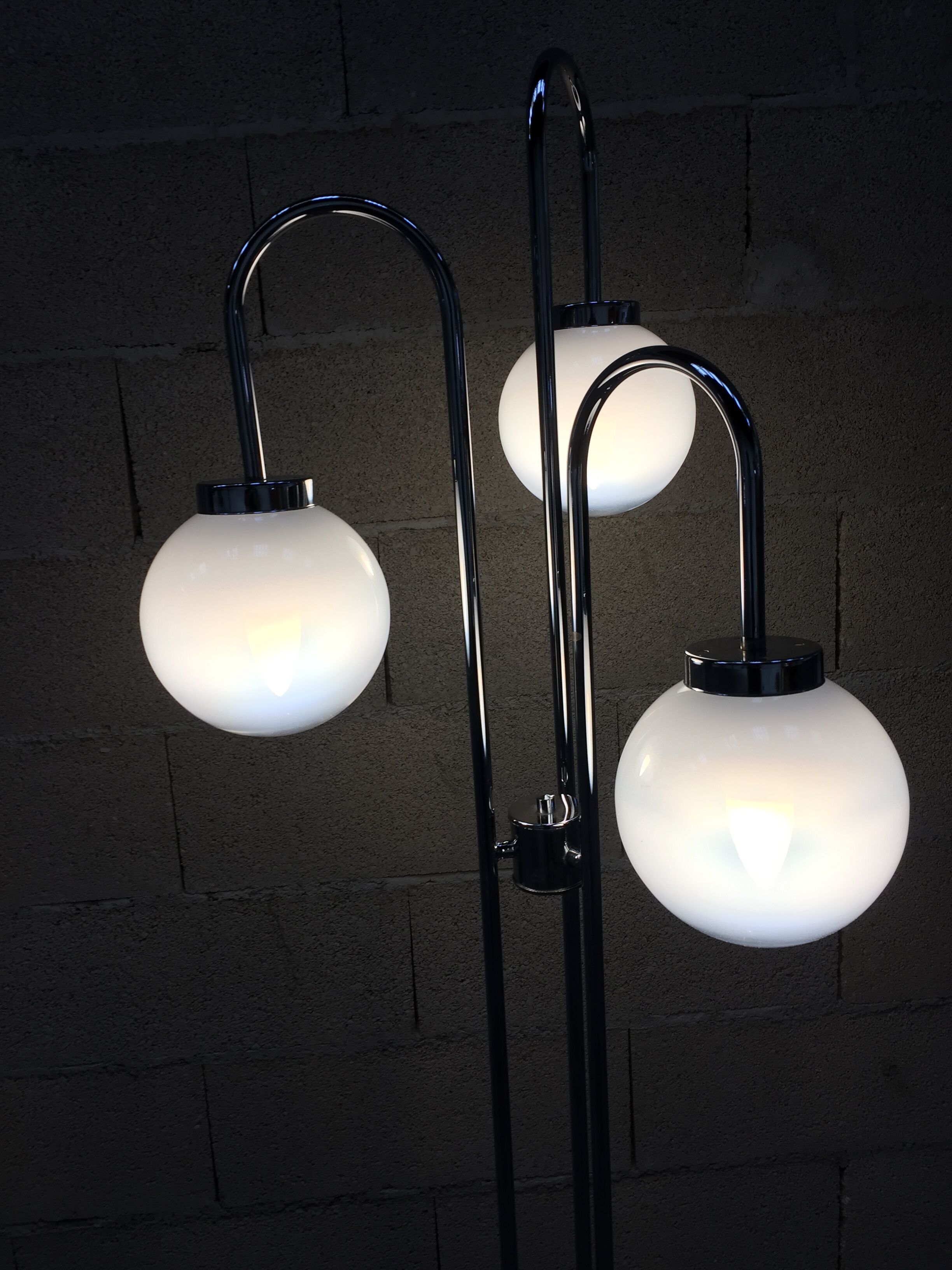 3-ball lamppost from the 70s