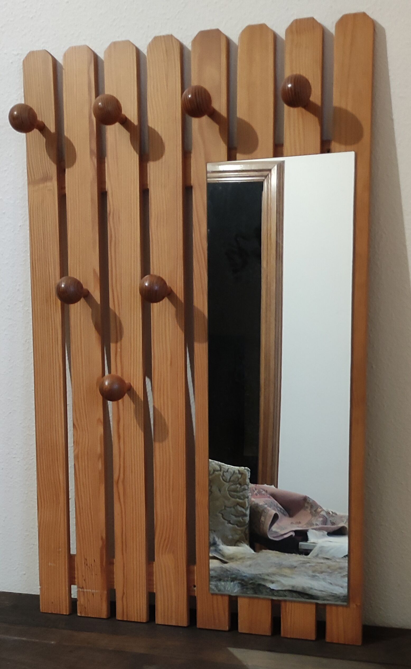 Vintage coat rack/cloakroom