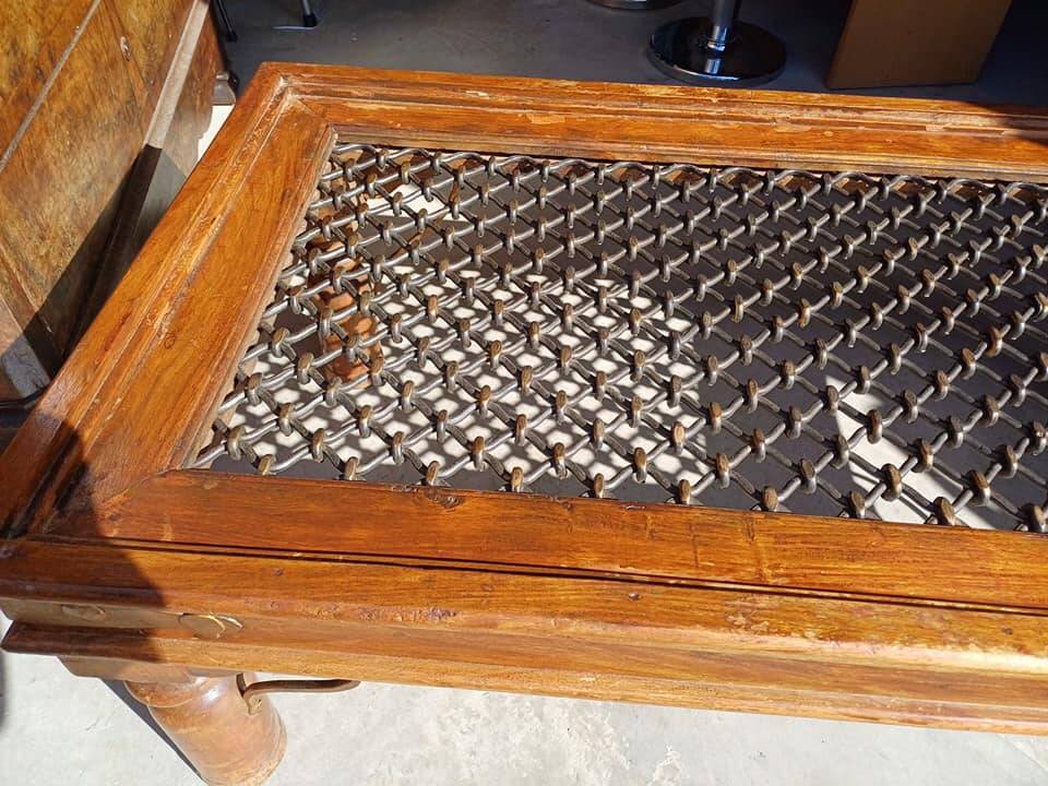 Table basse bois et fer style indien