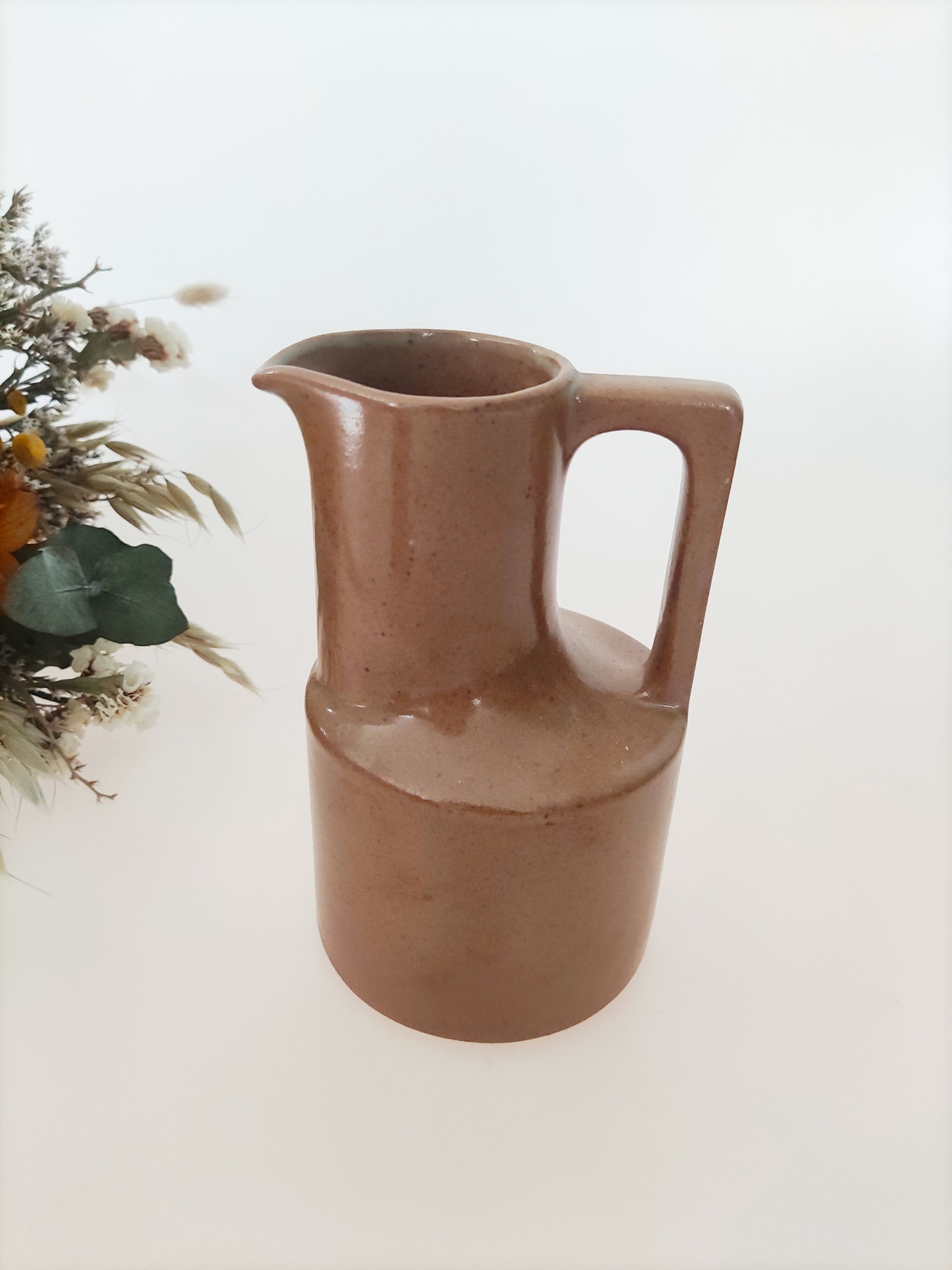 Pitcher in brenne sandstone