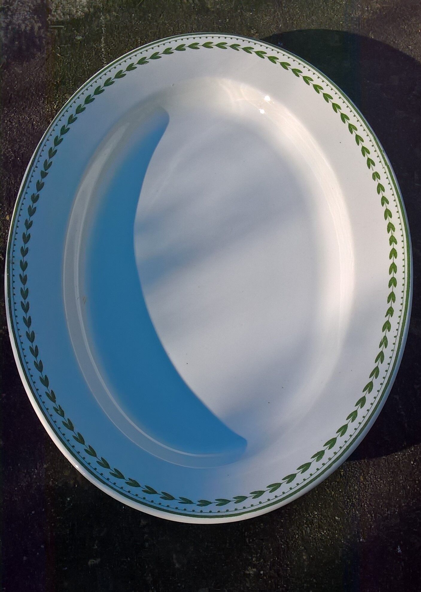 BFK Laurier service dish