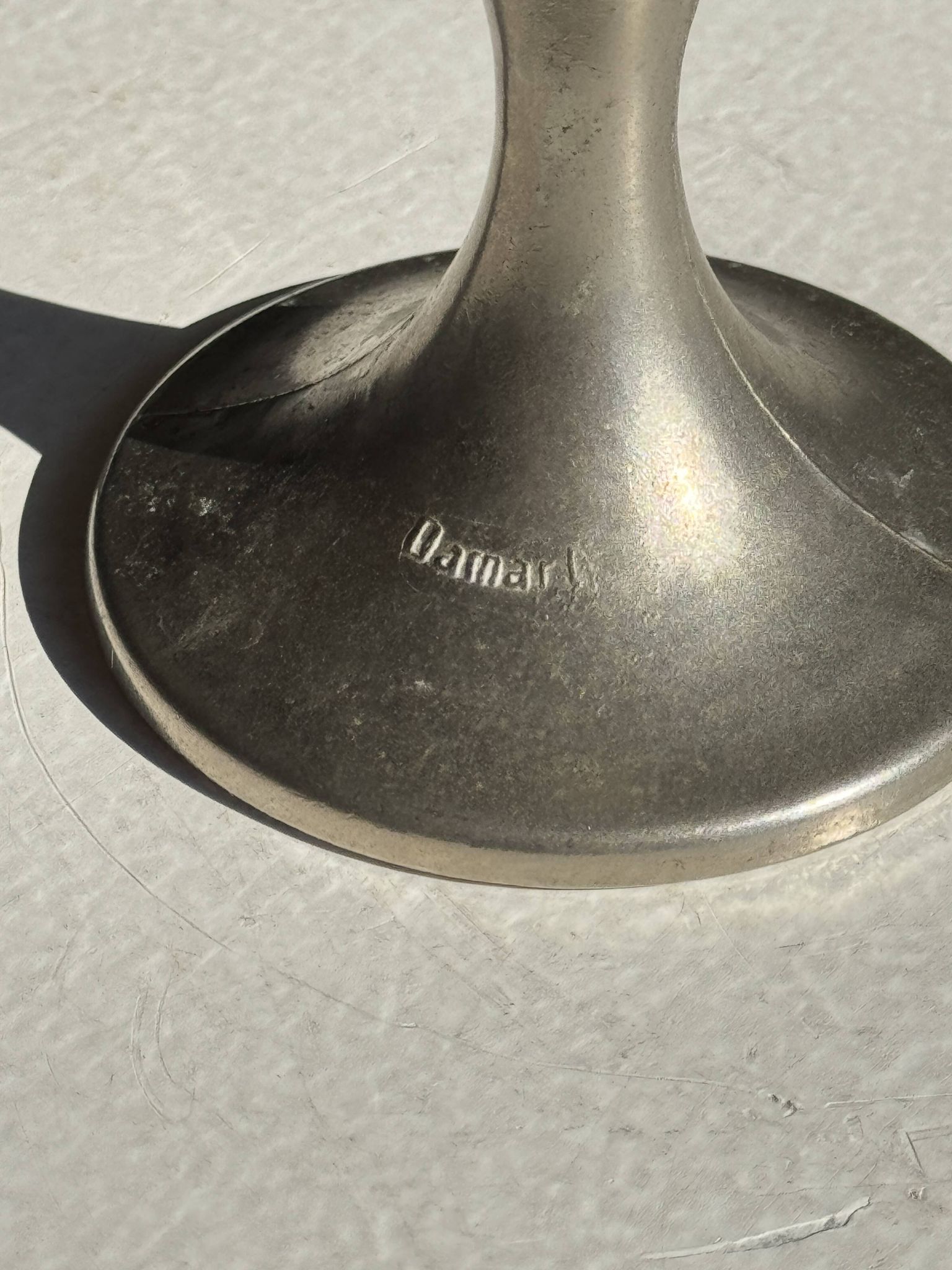 Vase soliflore vintage en métal gris à pied évasé H17 D6