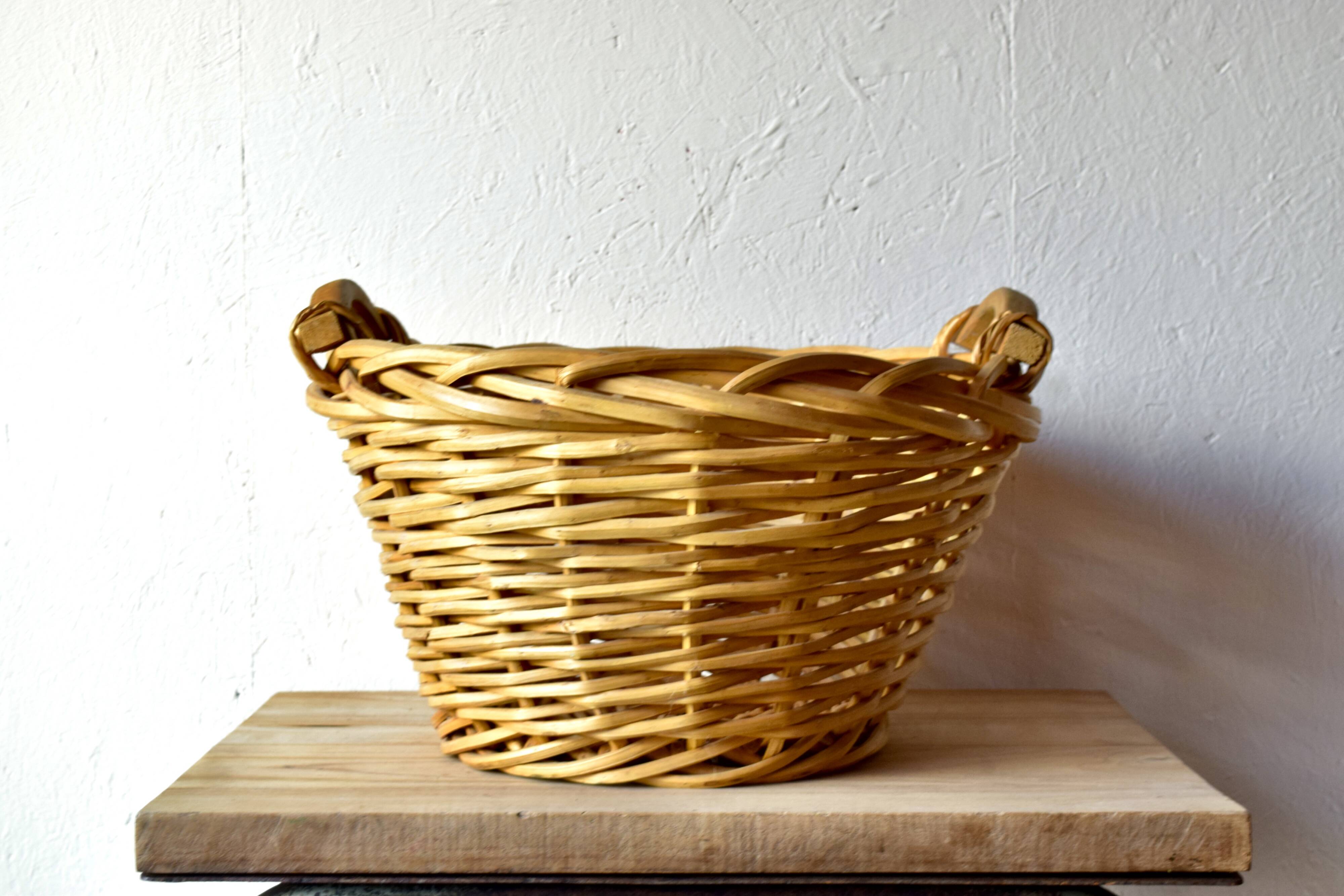 Large wicker basket - Woven wooden awning