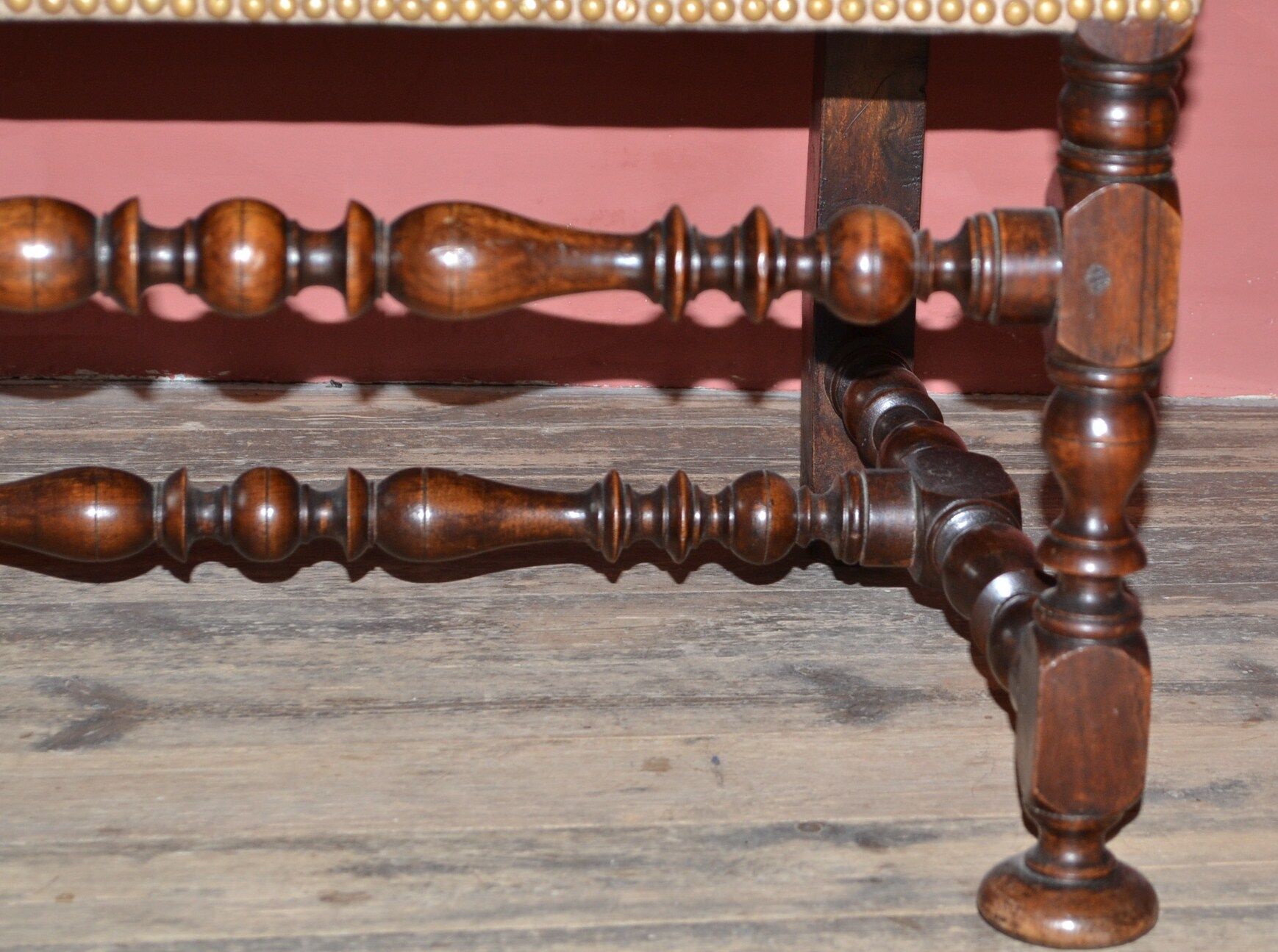 Armchairs in walnut early 18th century in pair
