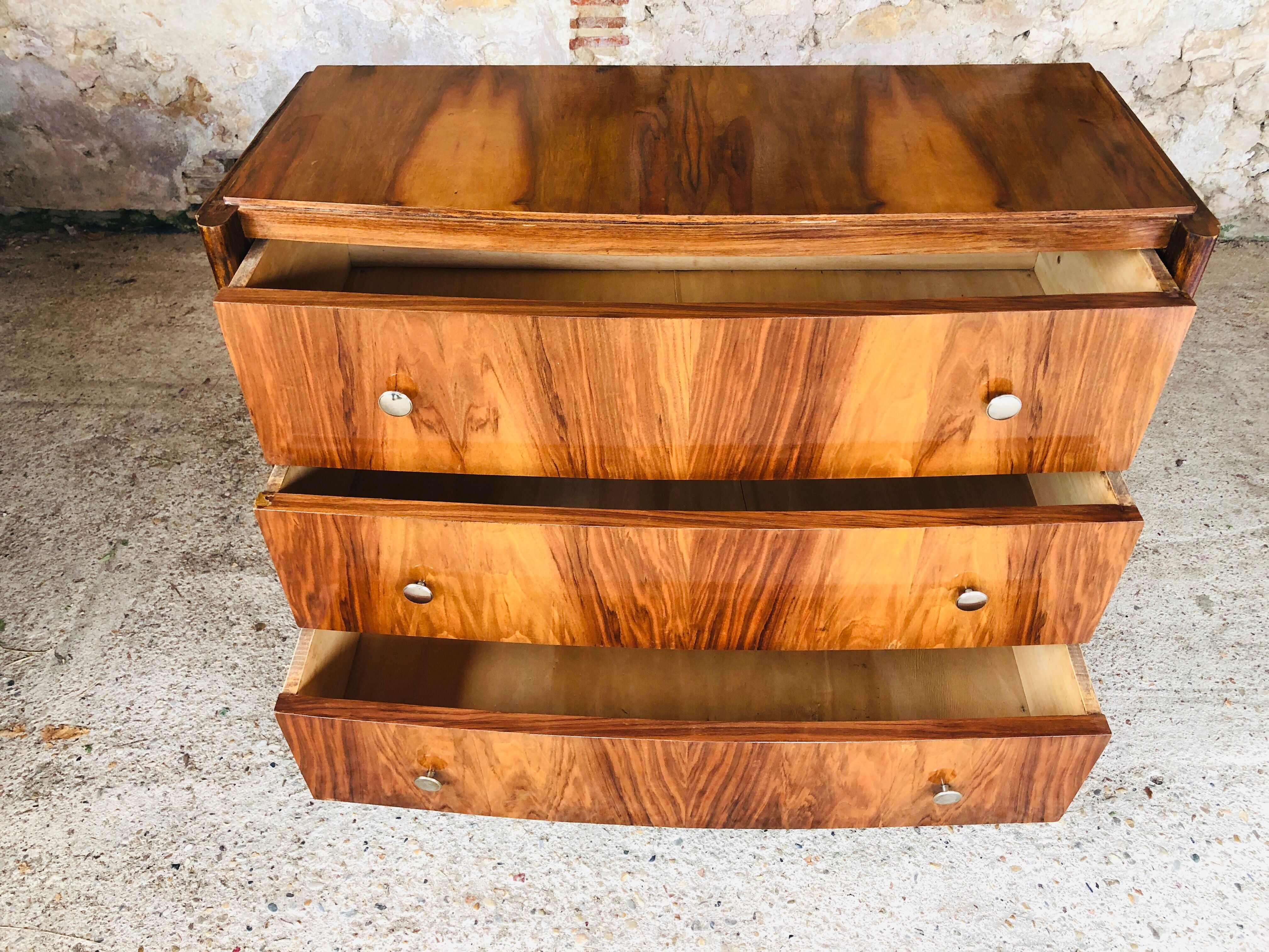 Art Deco chest of drawers in flambé walnut veneer circa 30's/ 40's