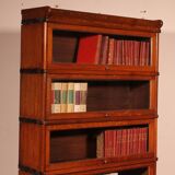 Globe Wernicke Library in oak, 5 pieces.