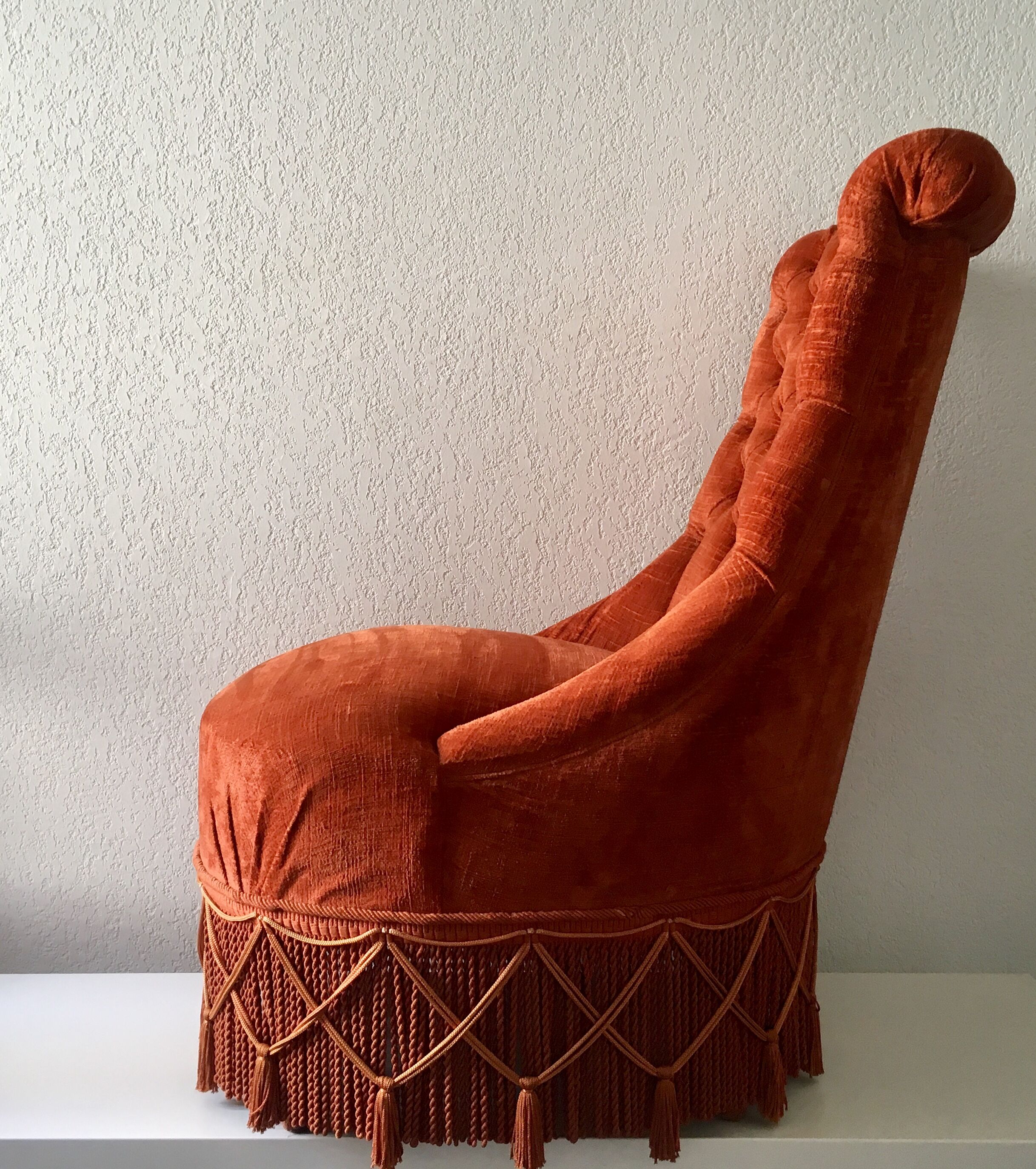 Toad armchair
