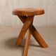 Tabouret Pierre Chapo S31 'Modèle A' en orme massif, France