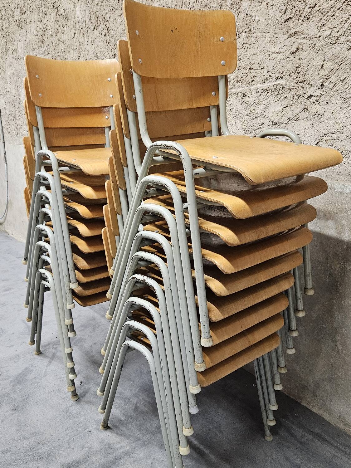 Lot of 18 vintage stackable bistro chairs 1970