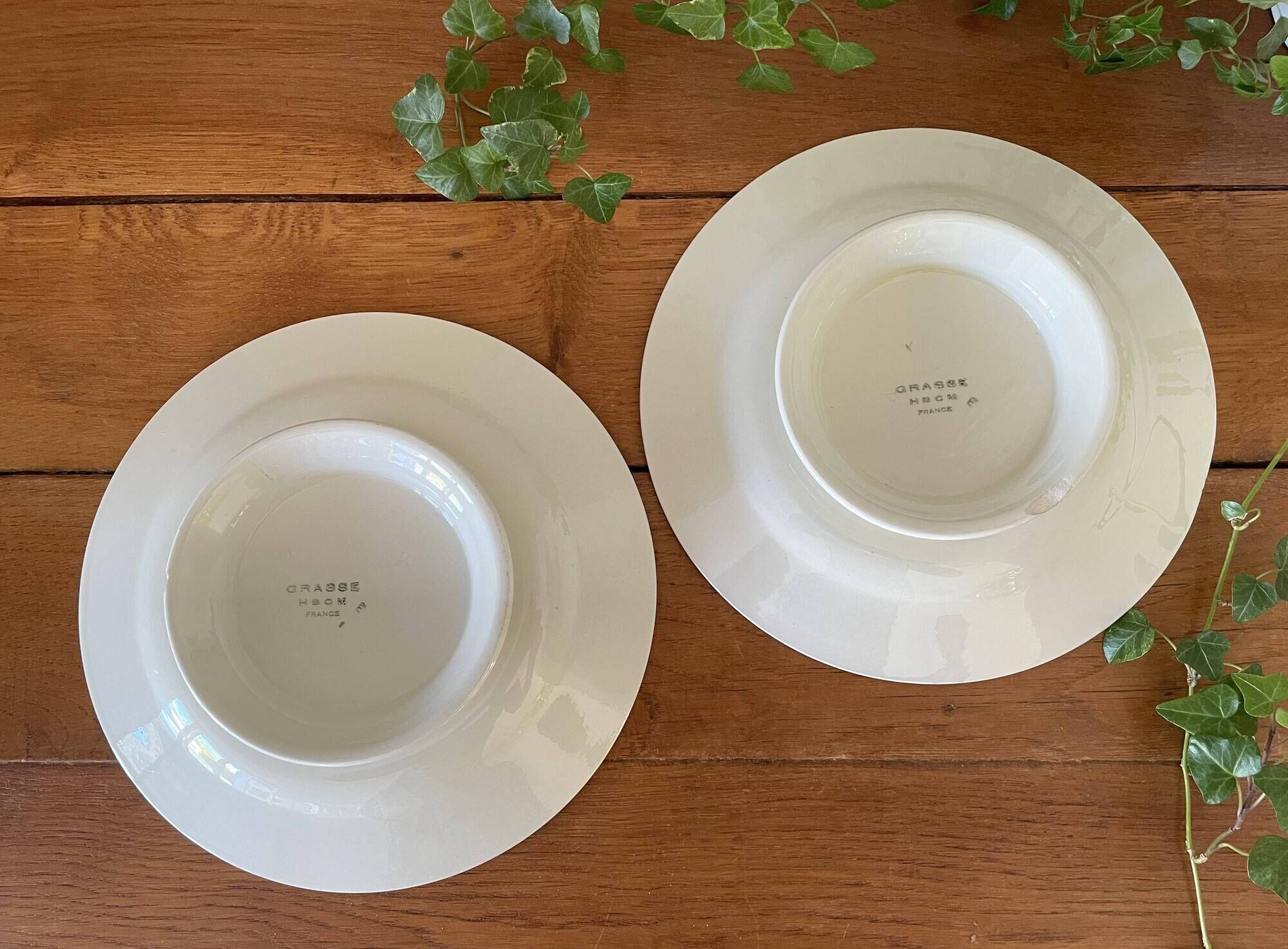 Pair of antique petits fours dishes in Choisy-le-Roi earthenware.