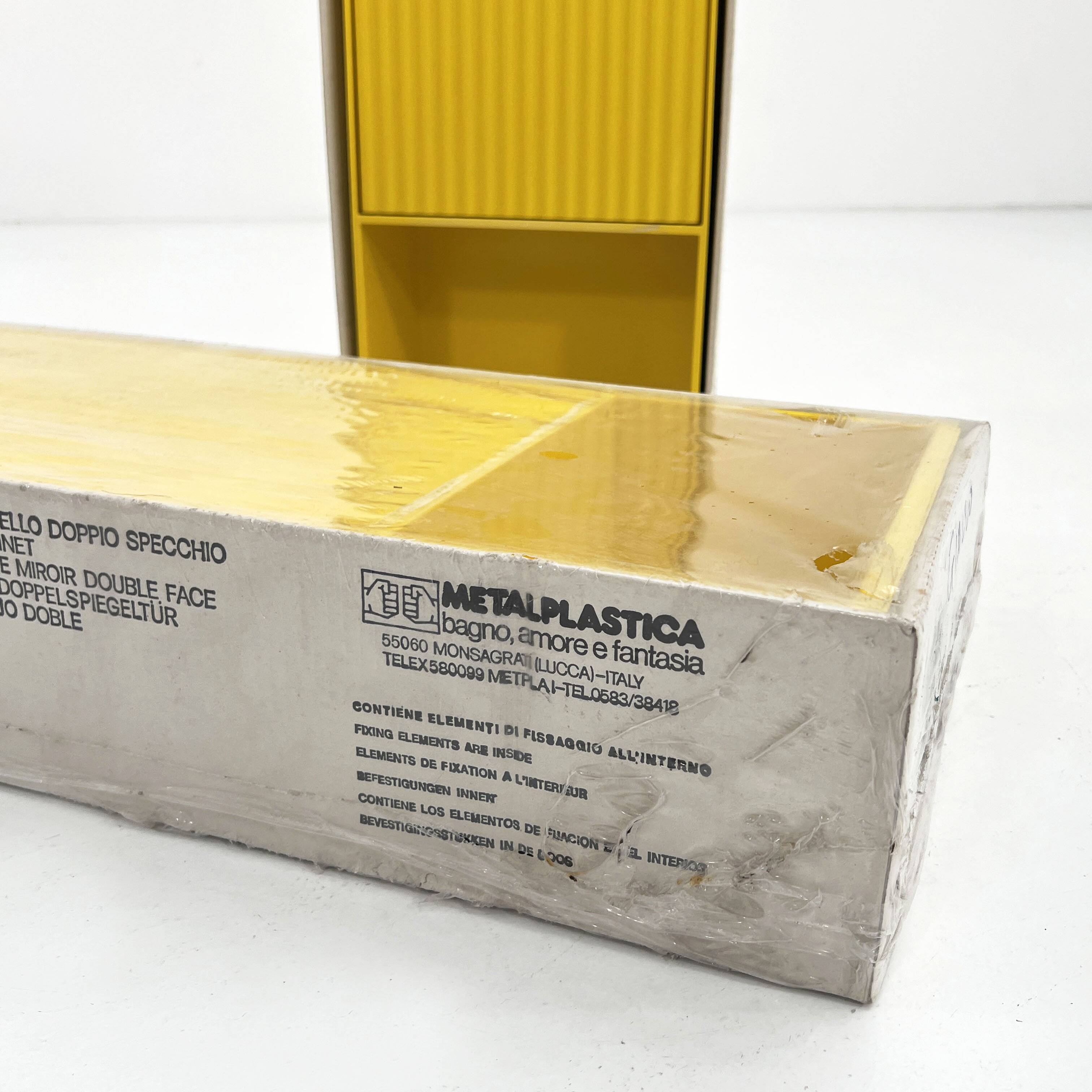 Medicine Cabinet Model T333 by Metalplastica, 1970