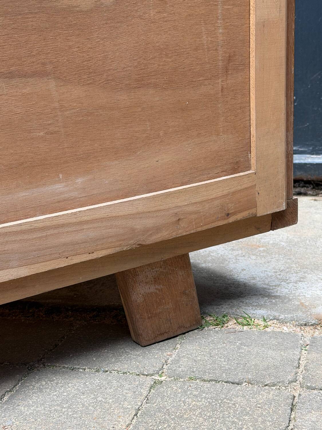 Armoire parisienne penderie porte coulissante chêne brut massif 1960