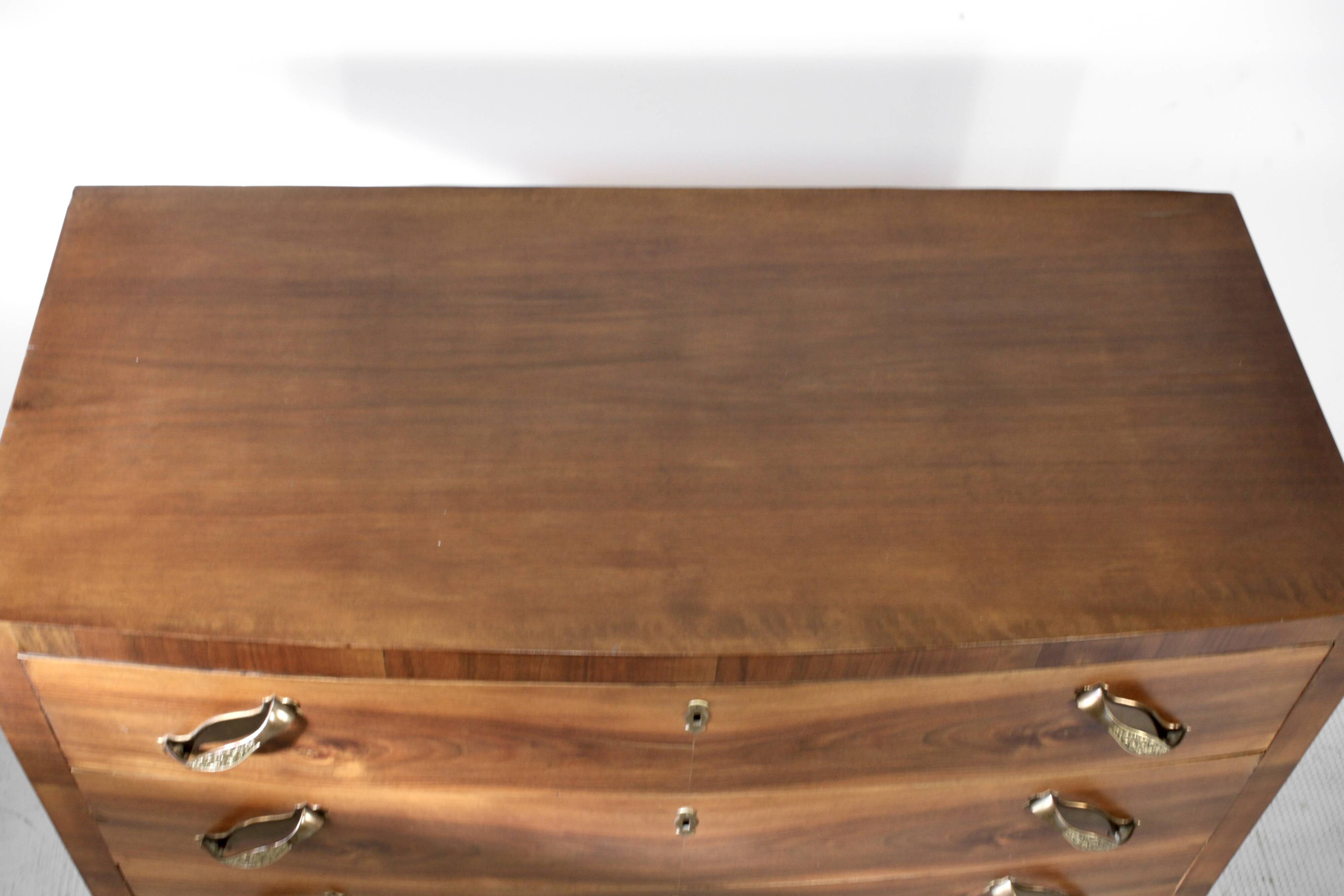 Commode Art Déco italienne en noyer, années 1930.