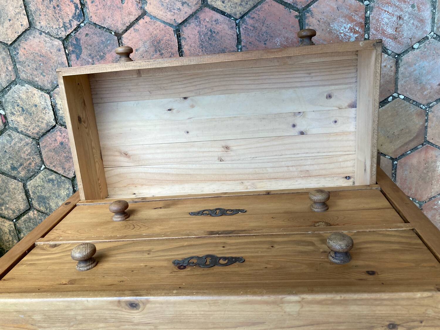 Antique pine chest of drawers