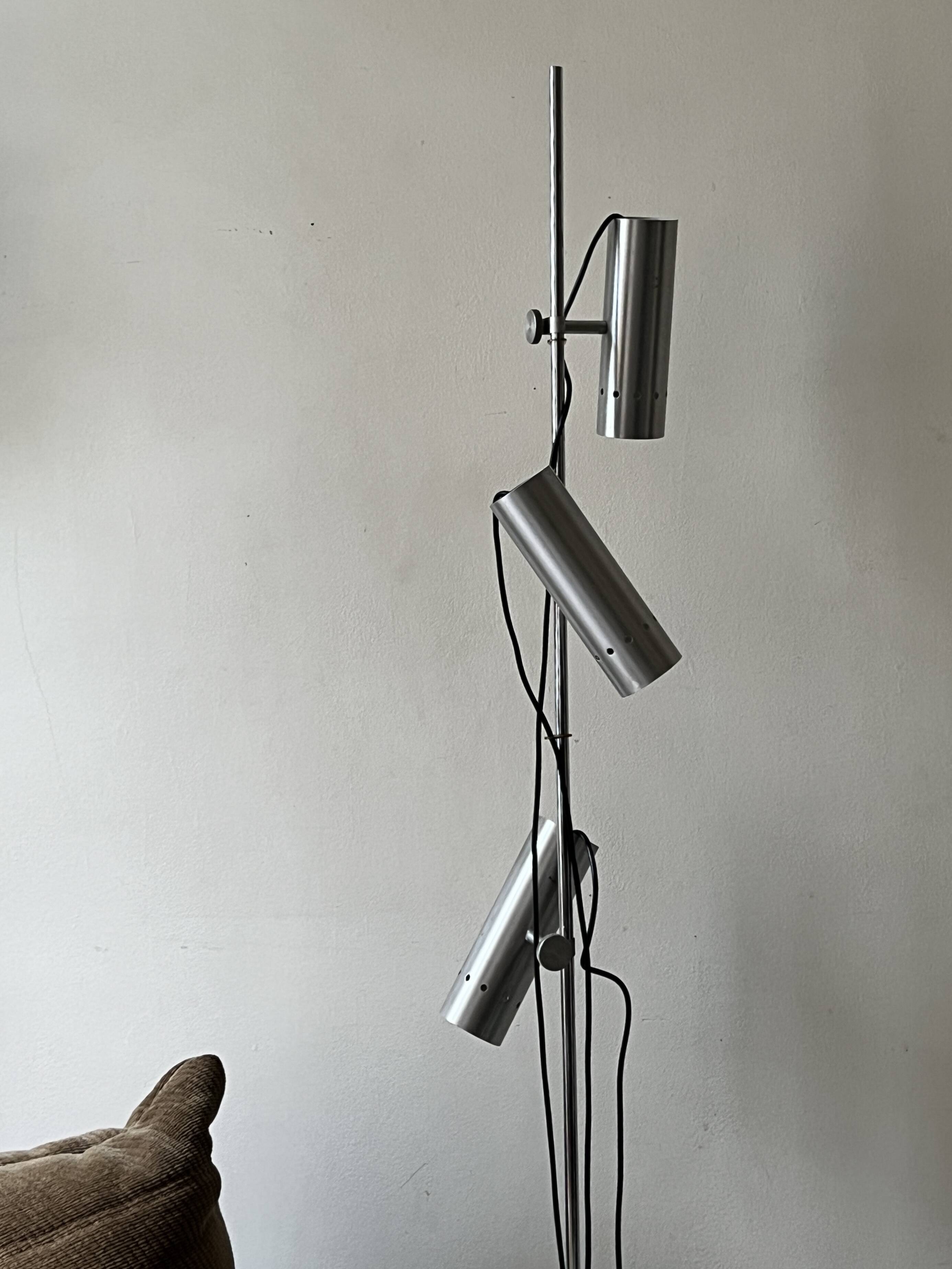 Chrome metal floor lamp with 3 spots by Alain Richard, design 1970.