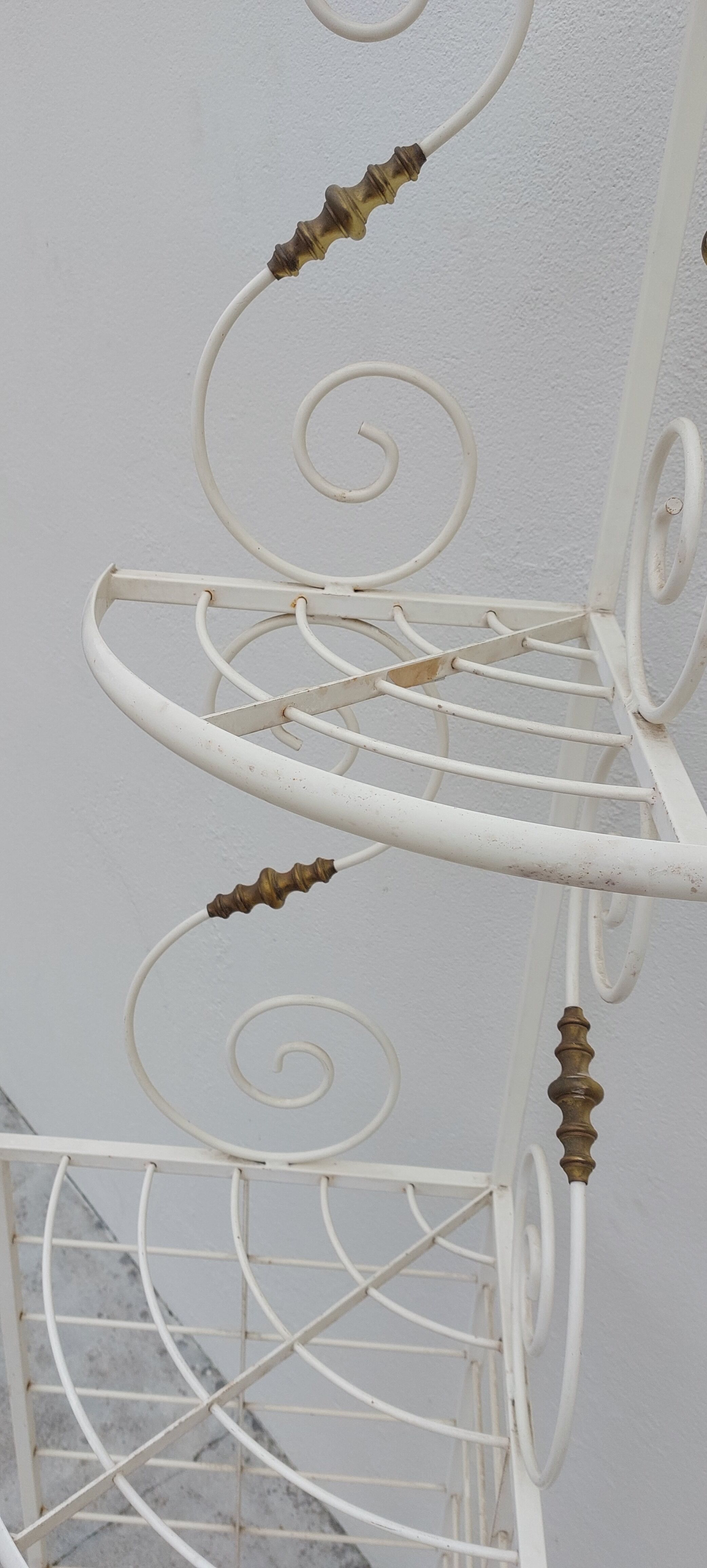 Étagère de coin de boulanger en fer