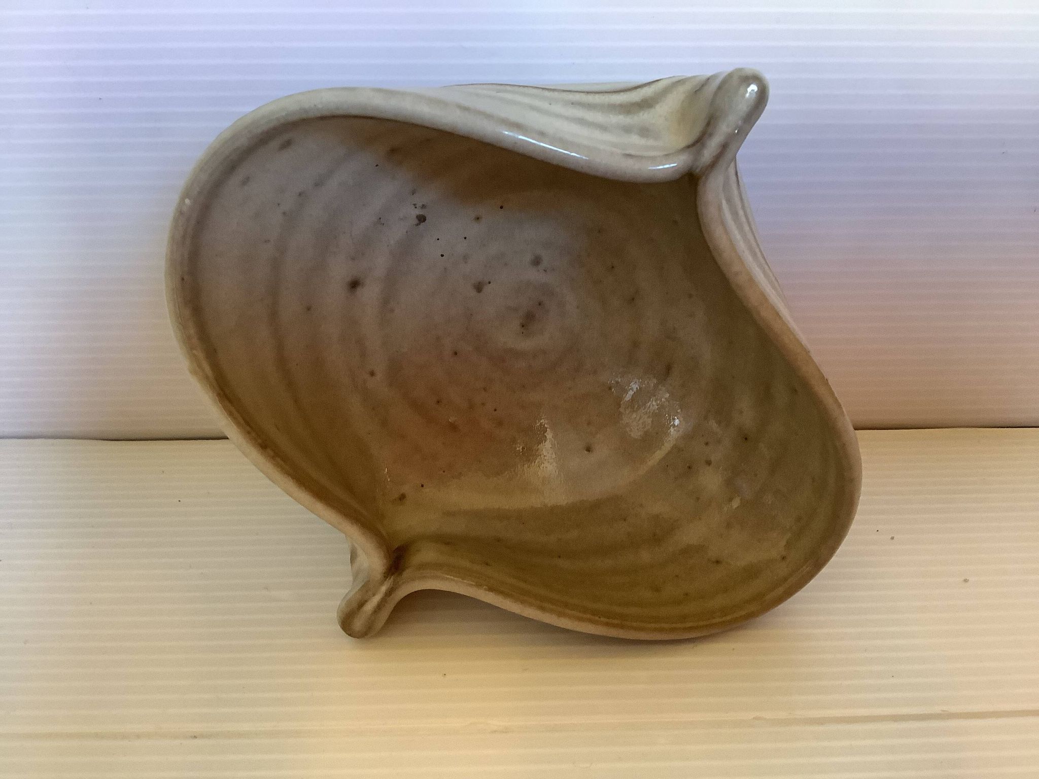 Ceramic pinch ring holder tray