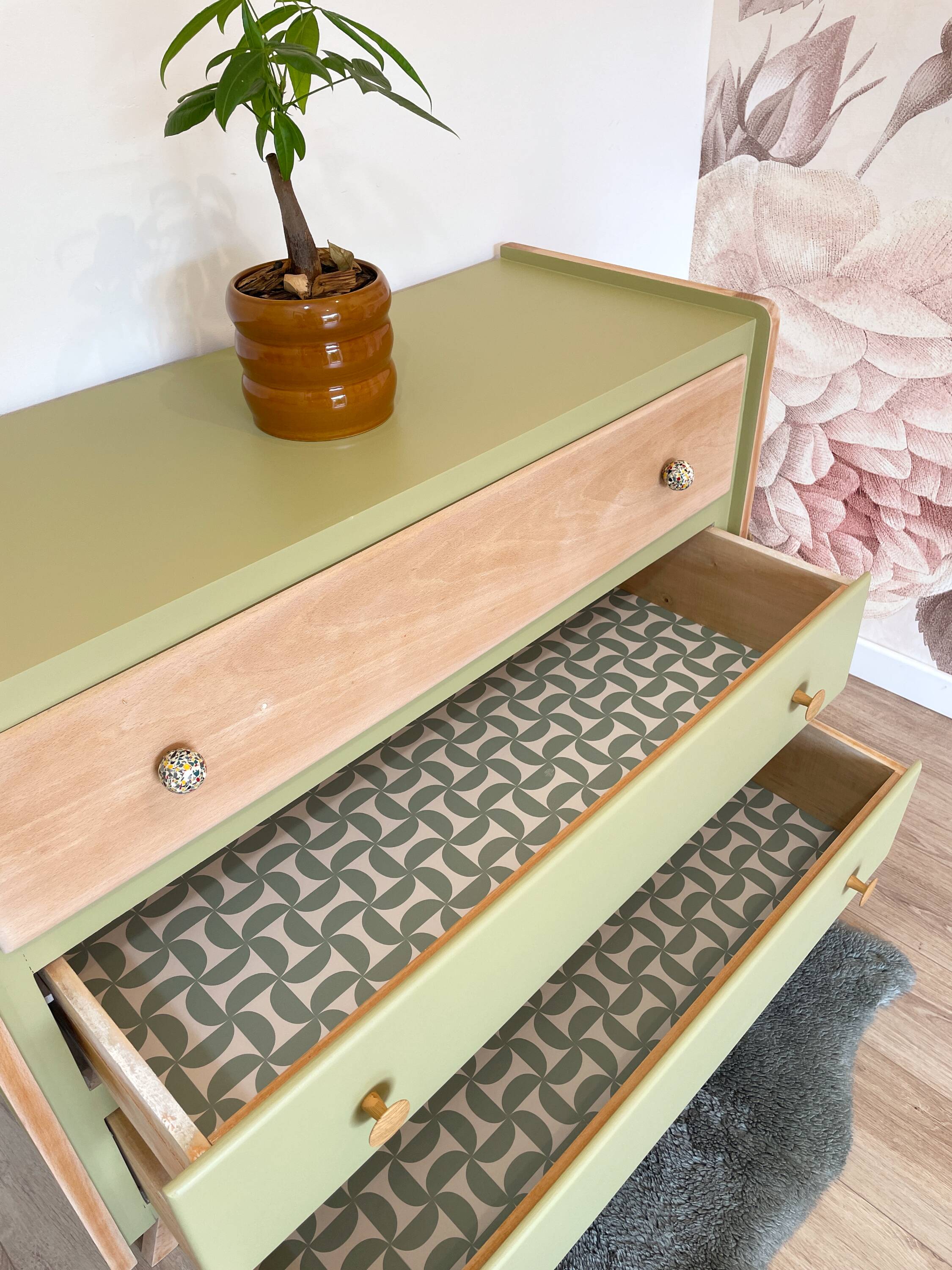 1960s commode with tapered legs.
