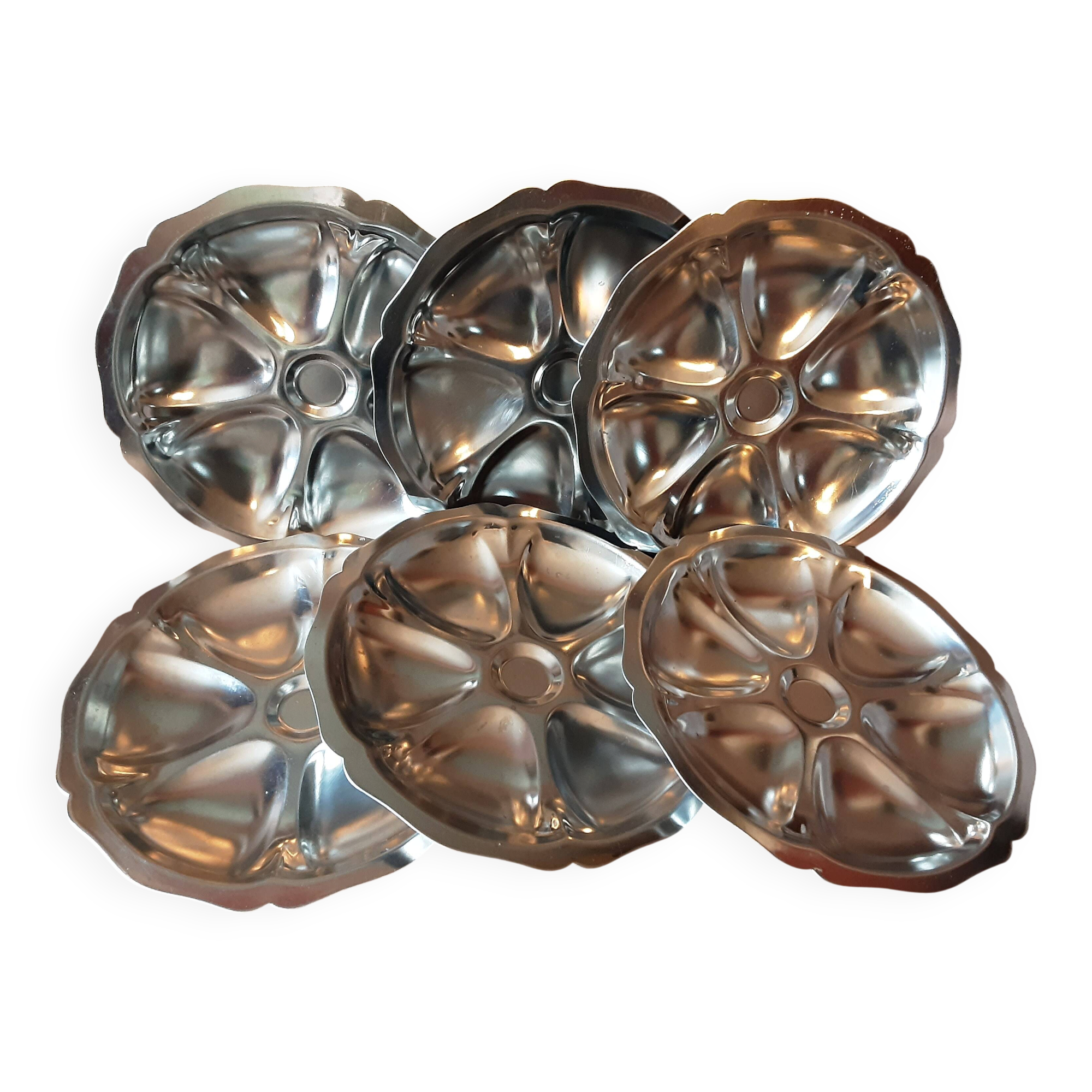Set of 6 metal oyster plates