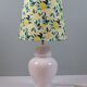 Lampe vintage en céramique blanche avec abat-jour citron, sur mesure