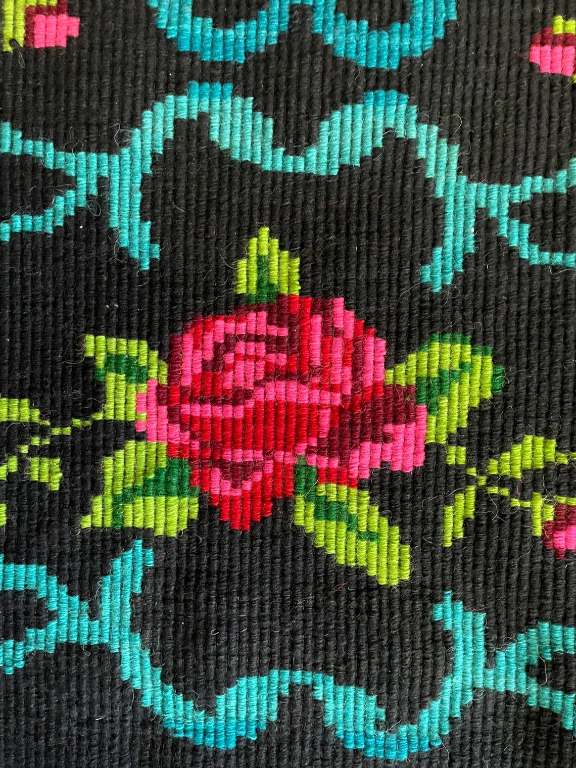 Romanian carpet with roses handmade in wool 177x154cm