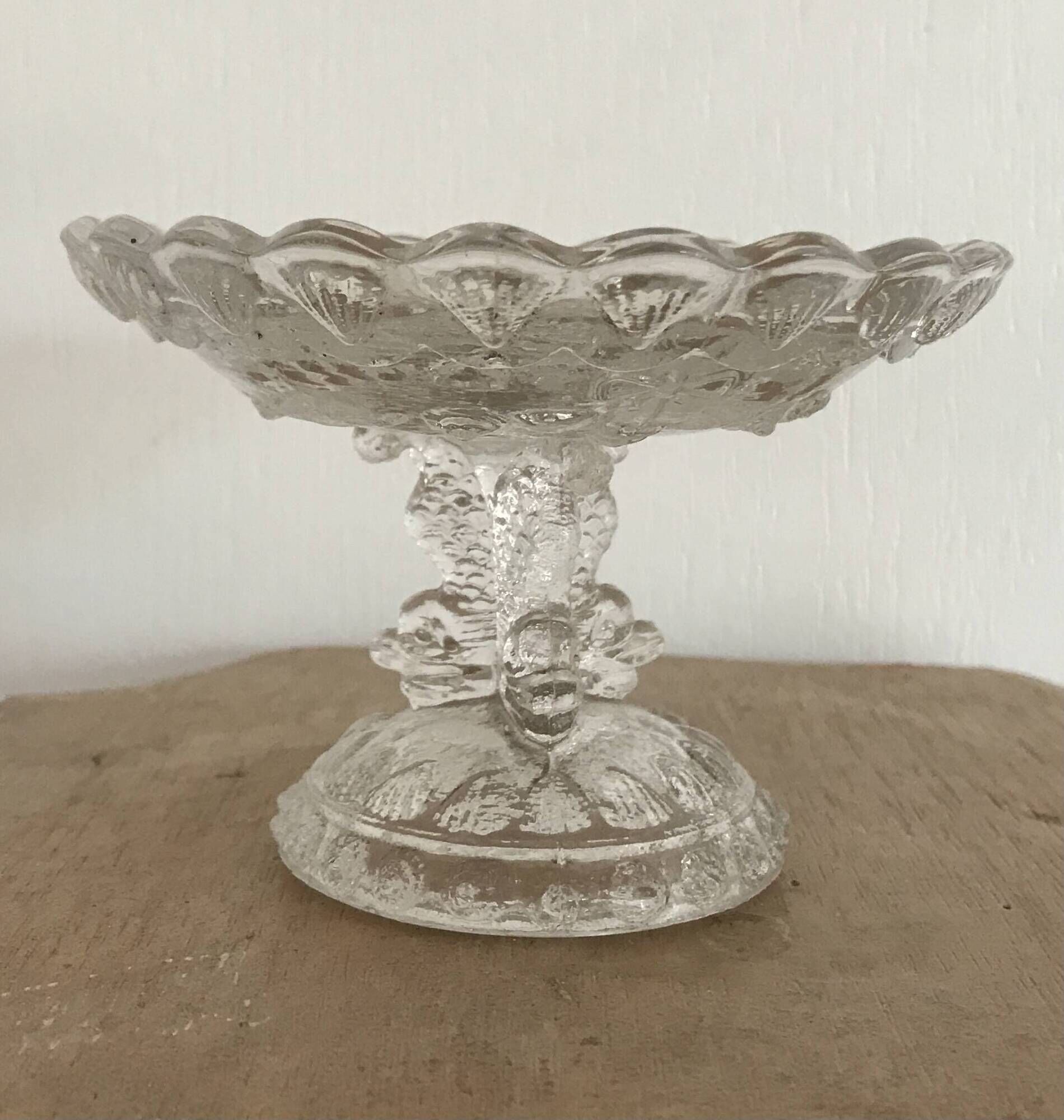 Vide-poche footed bowl in molded glass from portieux vallerysthal