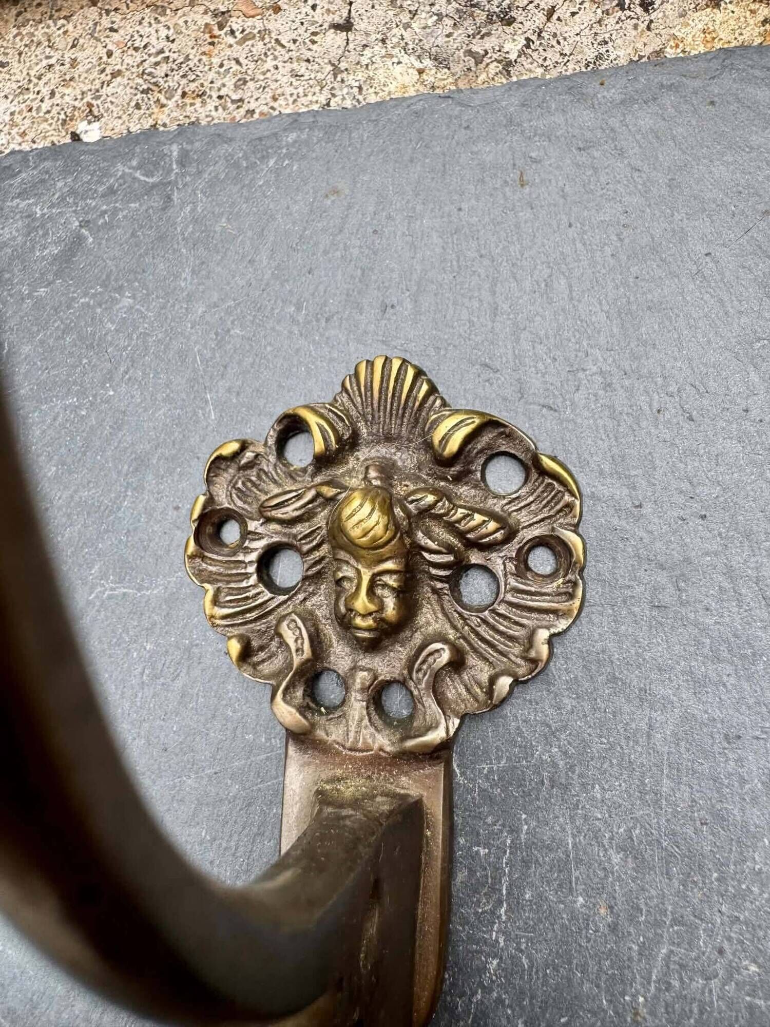 2 patères en bronze Art Nouveau