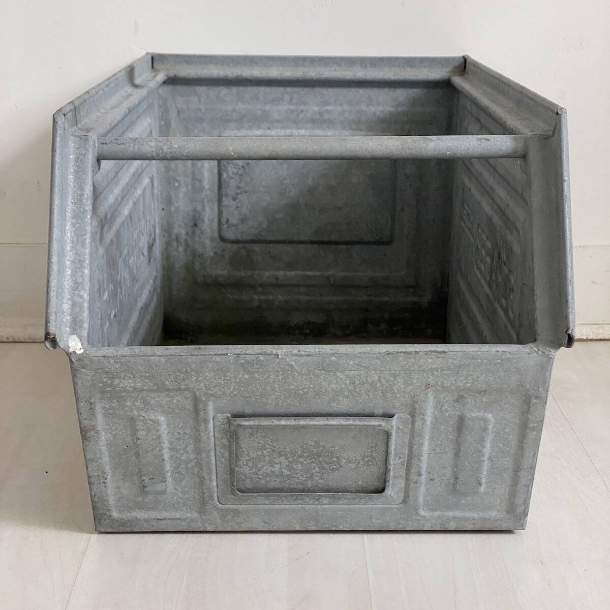 Metal industrial box