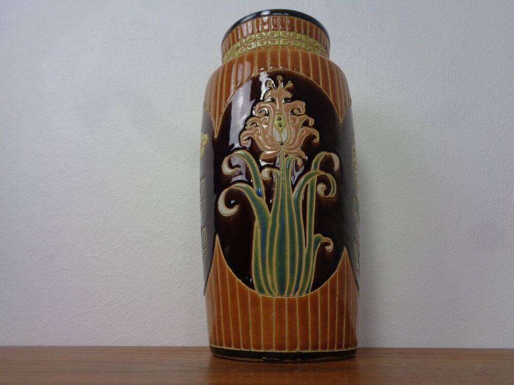 Art Nouveau pottery vase, 1920s