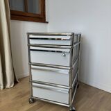 USM Haller wheeled caisson in light grey