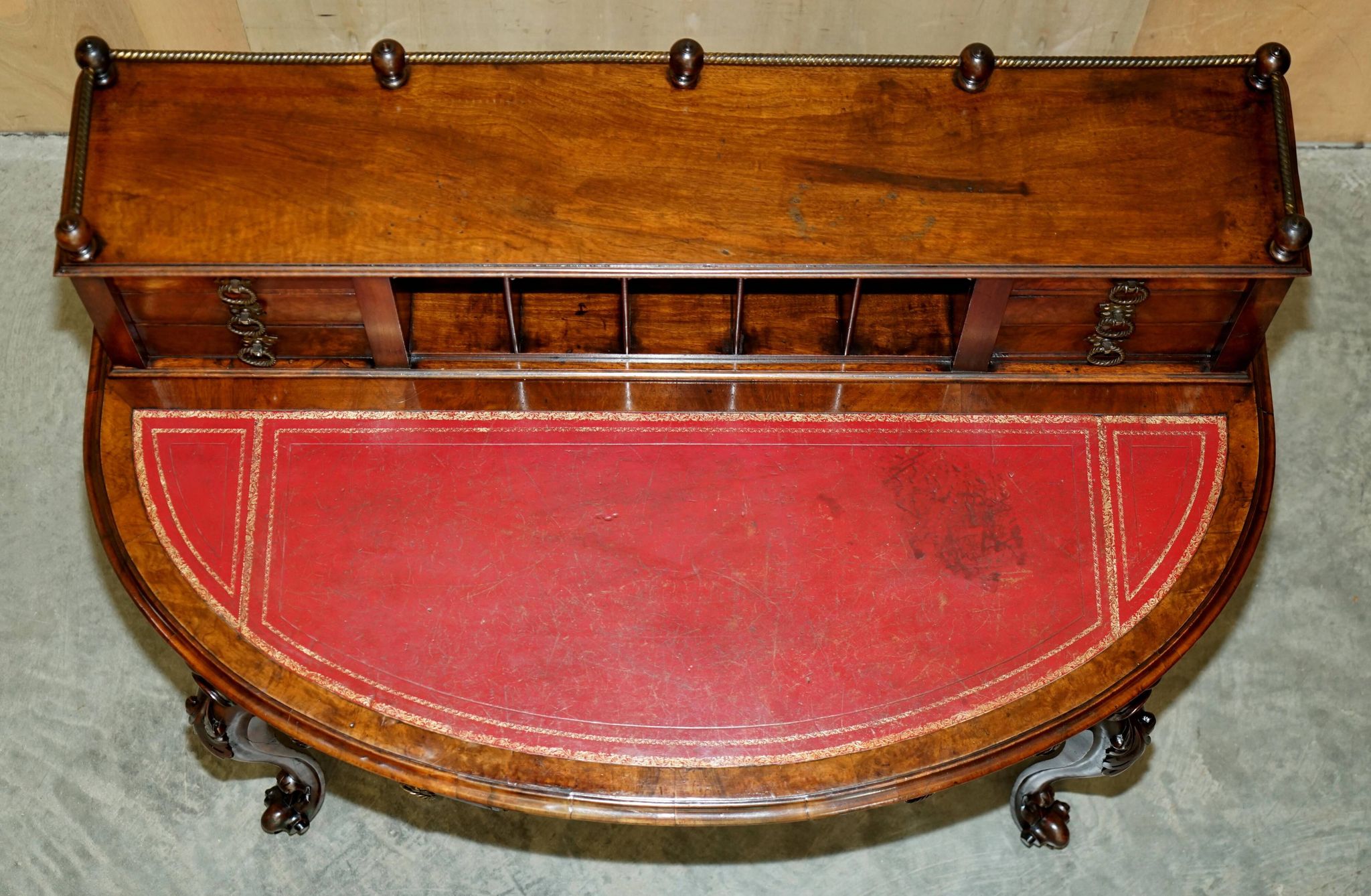 Bureau Demi-Lune en Cuir de Patrick Beakey Dublin circa 1850