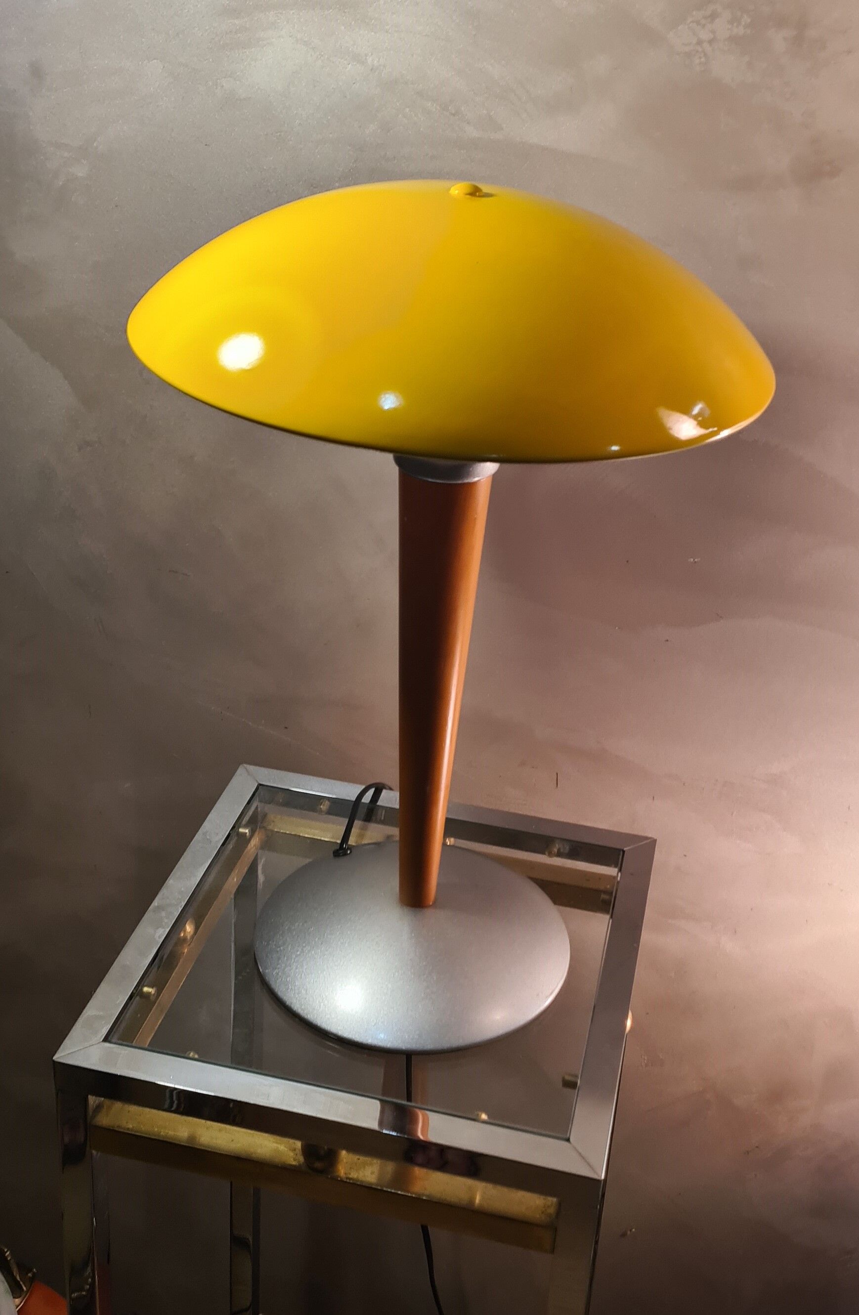 mushroom lamp said ocean liner 1975 a 85