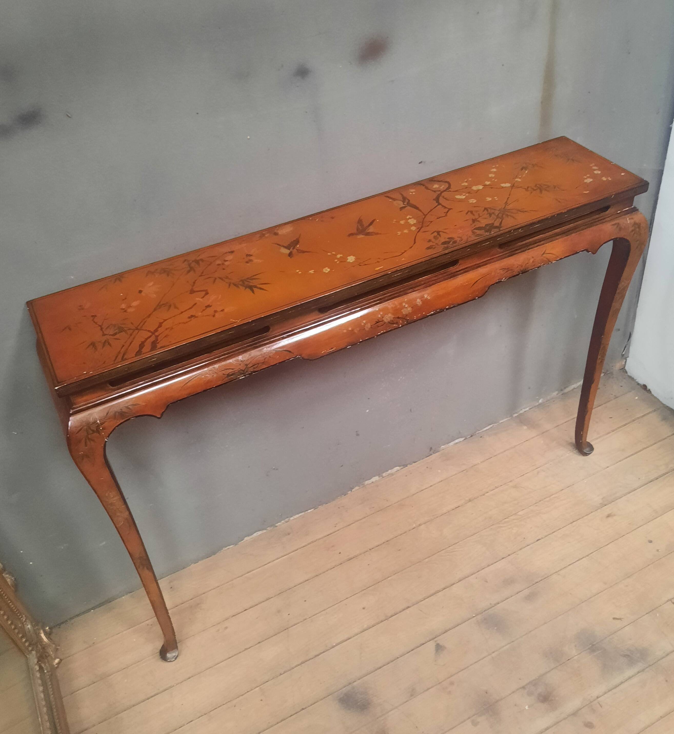 Console étroite d extreme orient