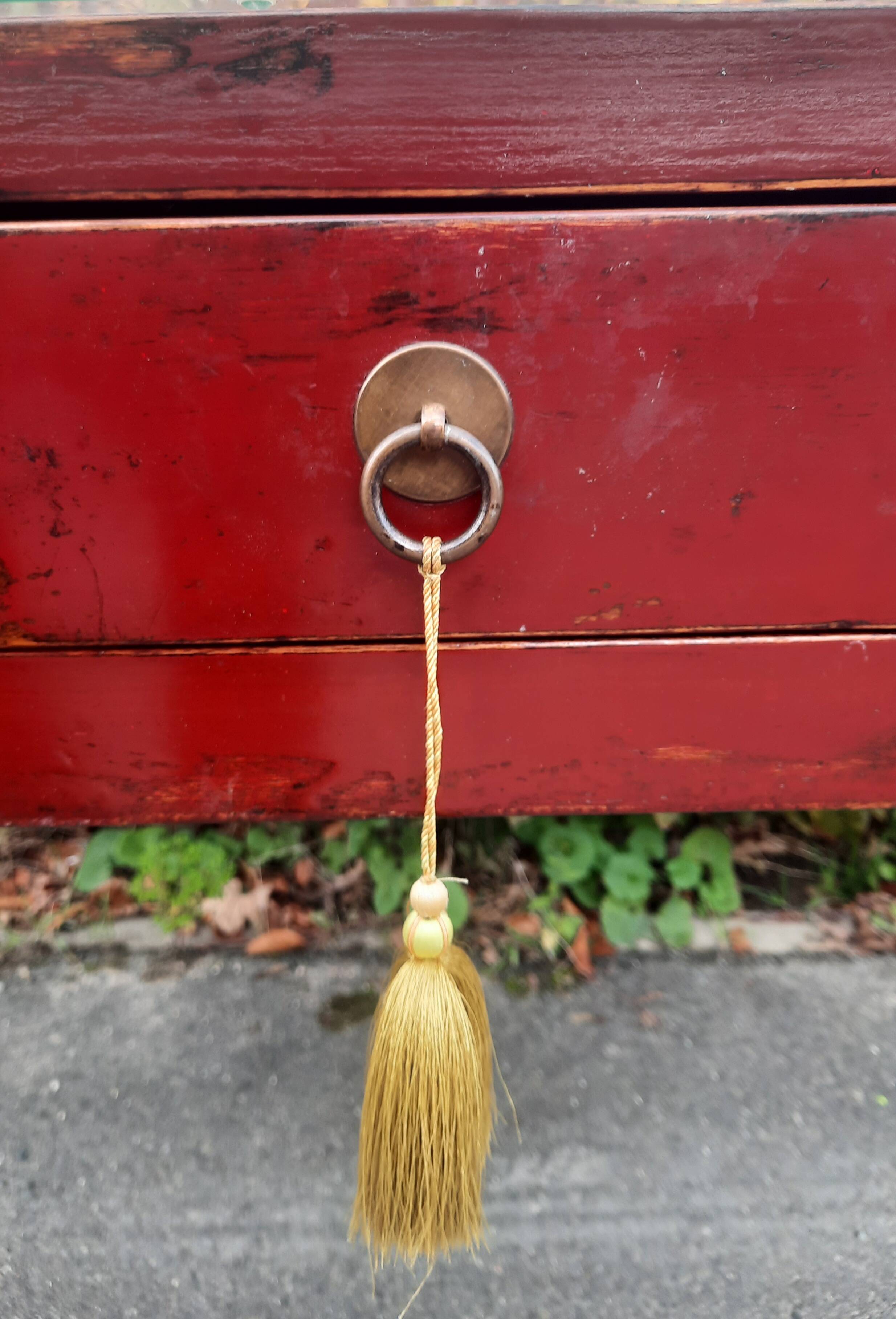 Grande console à tirroir  d extreme orient laquée rouge