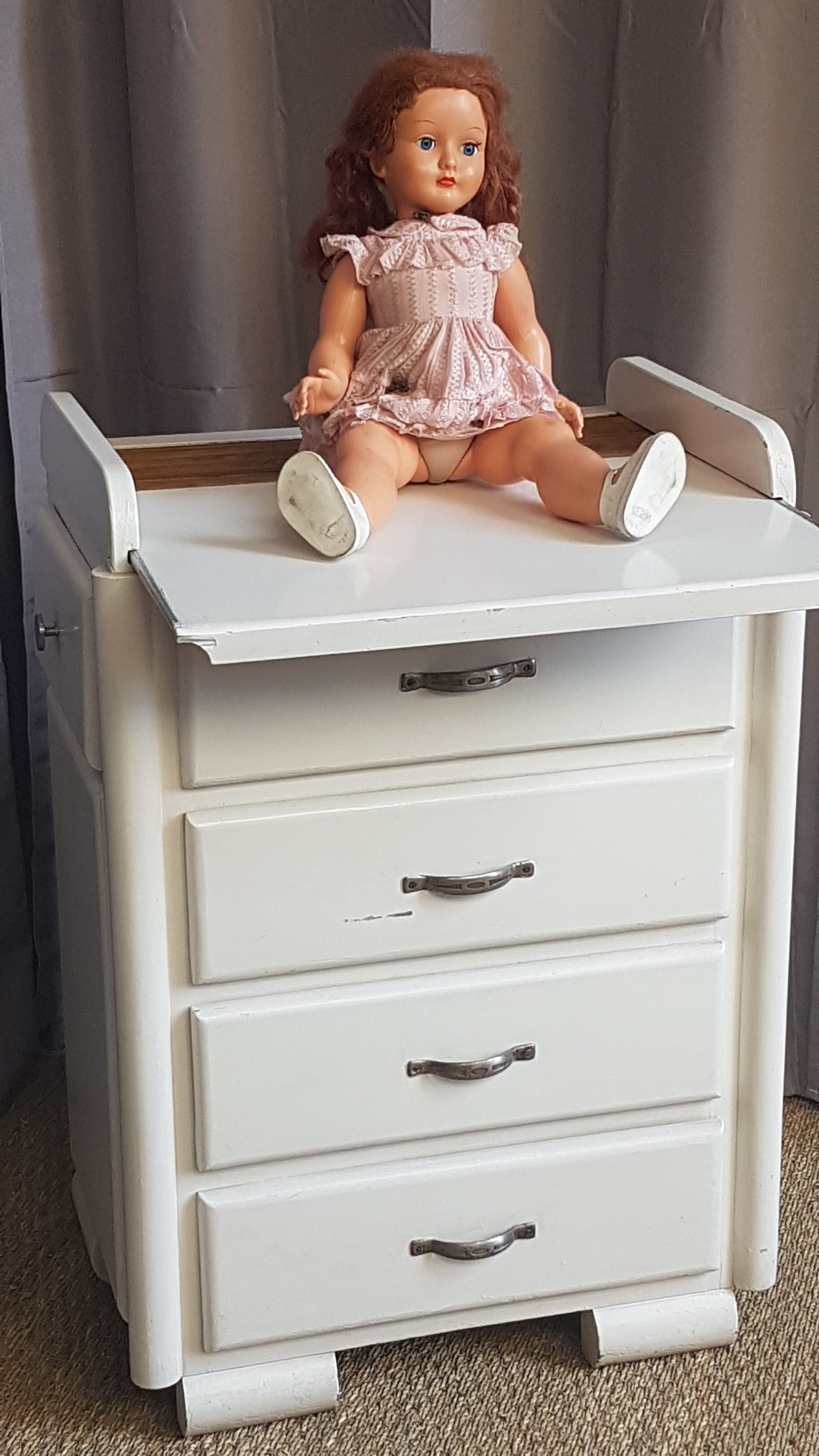 Vintage dresser