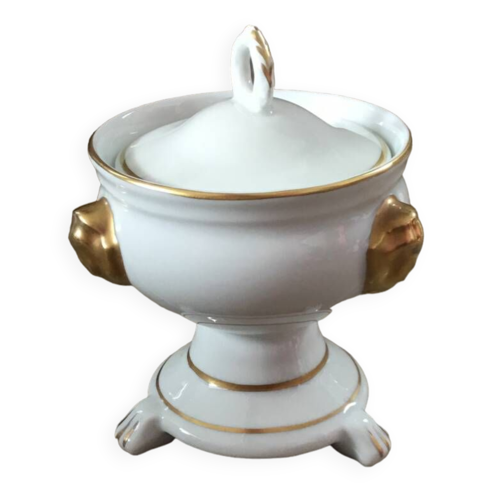 White porcelain covered pot