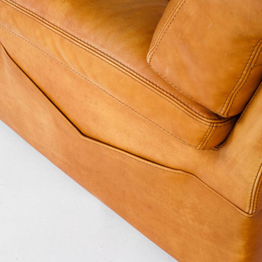 Camel leather armchair, made by Roche Bobois. Vintage - France, 80s.
