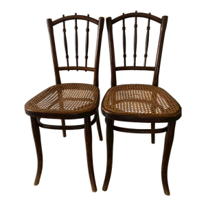 Paire de chaises Thonet cannées