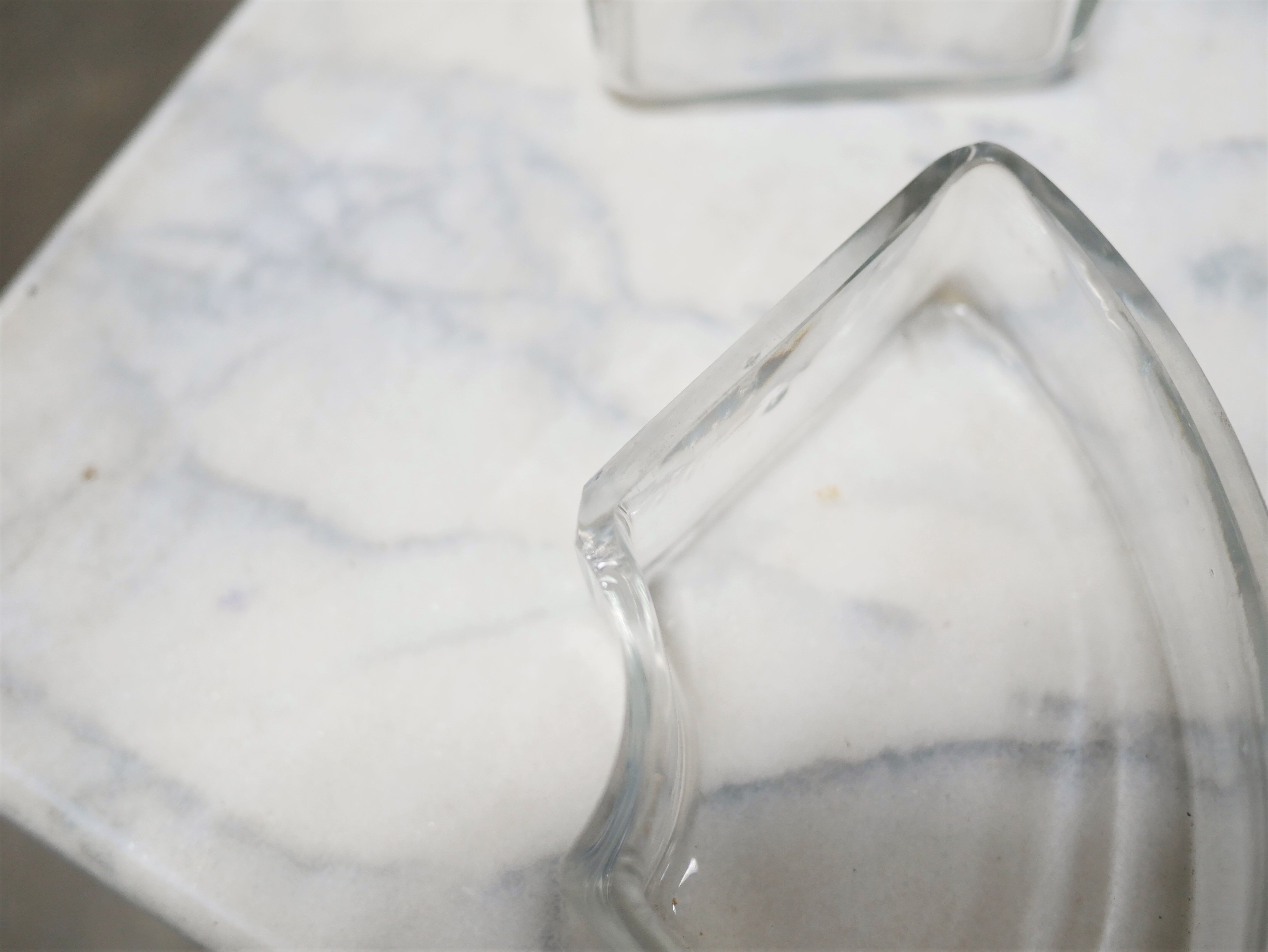 Vintage aperitif serving tray in brass and glass