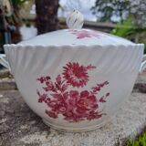 Vintage flower soup tureen