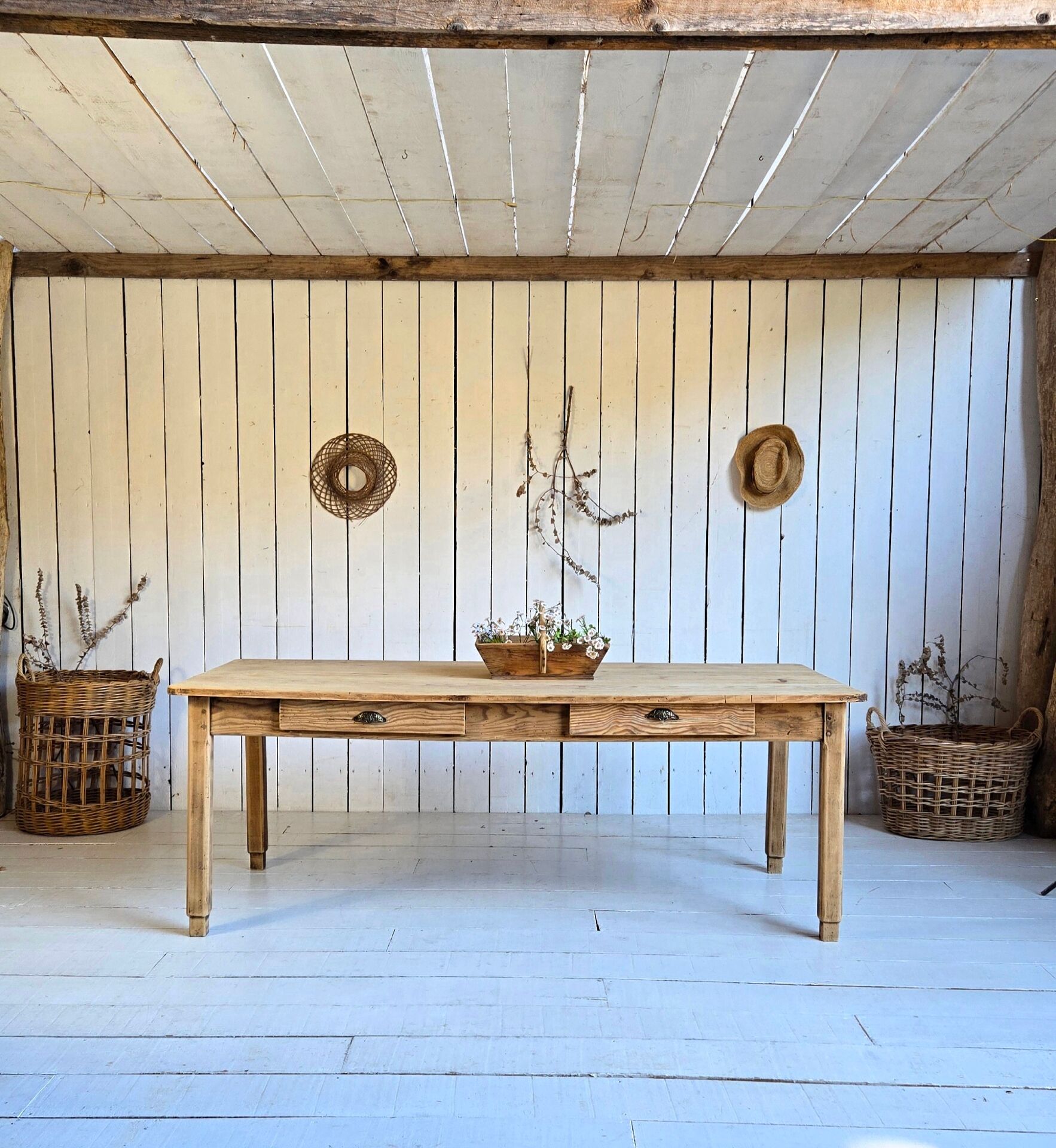 Farm table