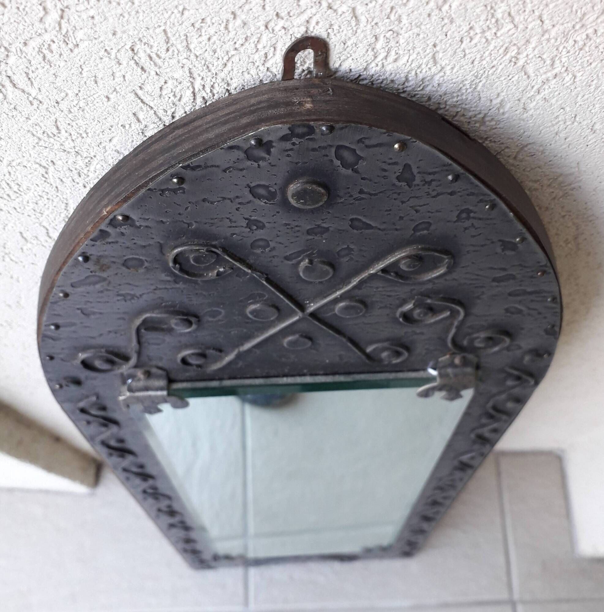 Miroir en bois et métal style médiéval
