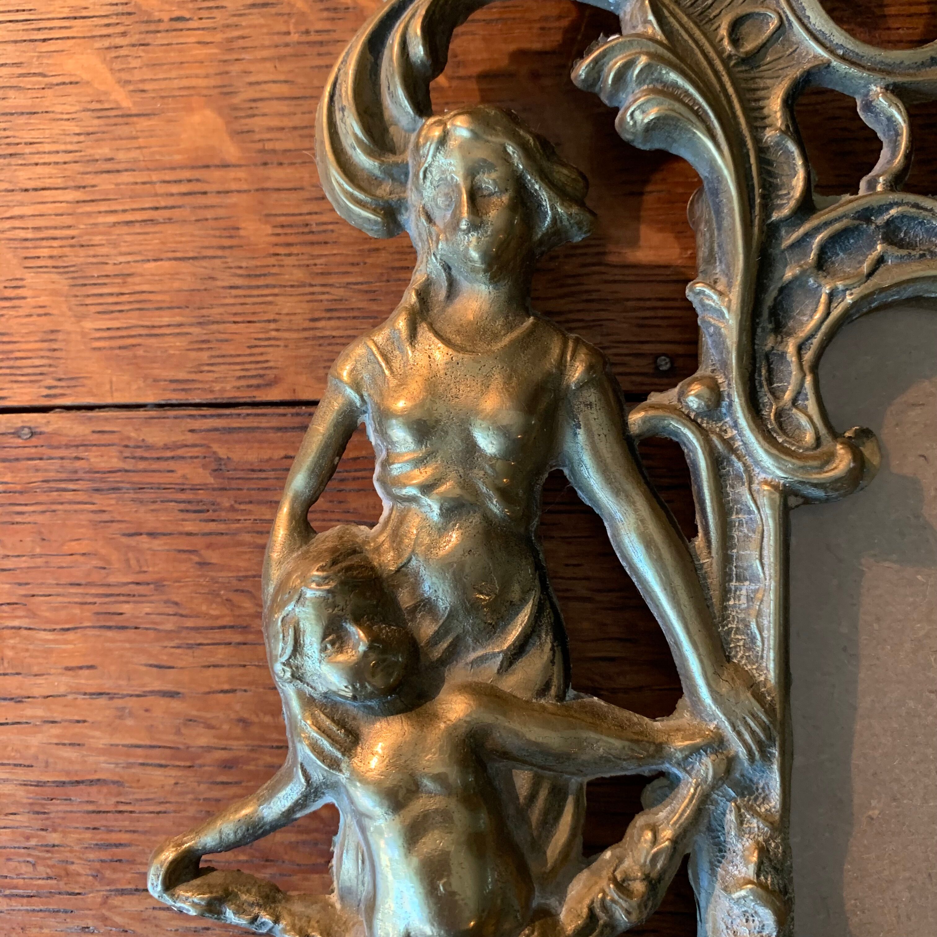 Brass rocaille frame